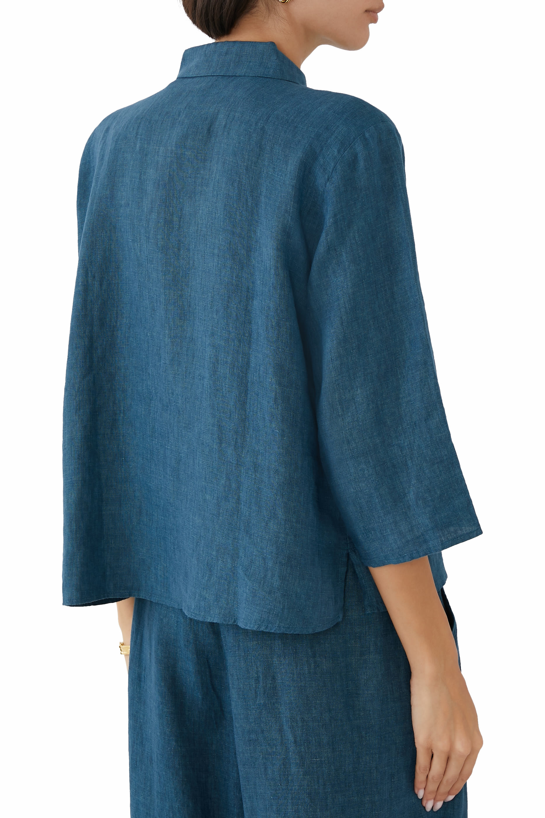 قميص بياقة كلاسيكية