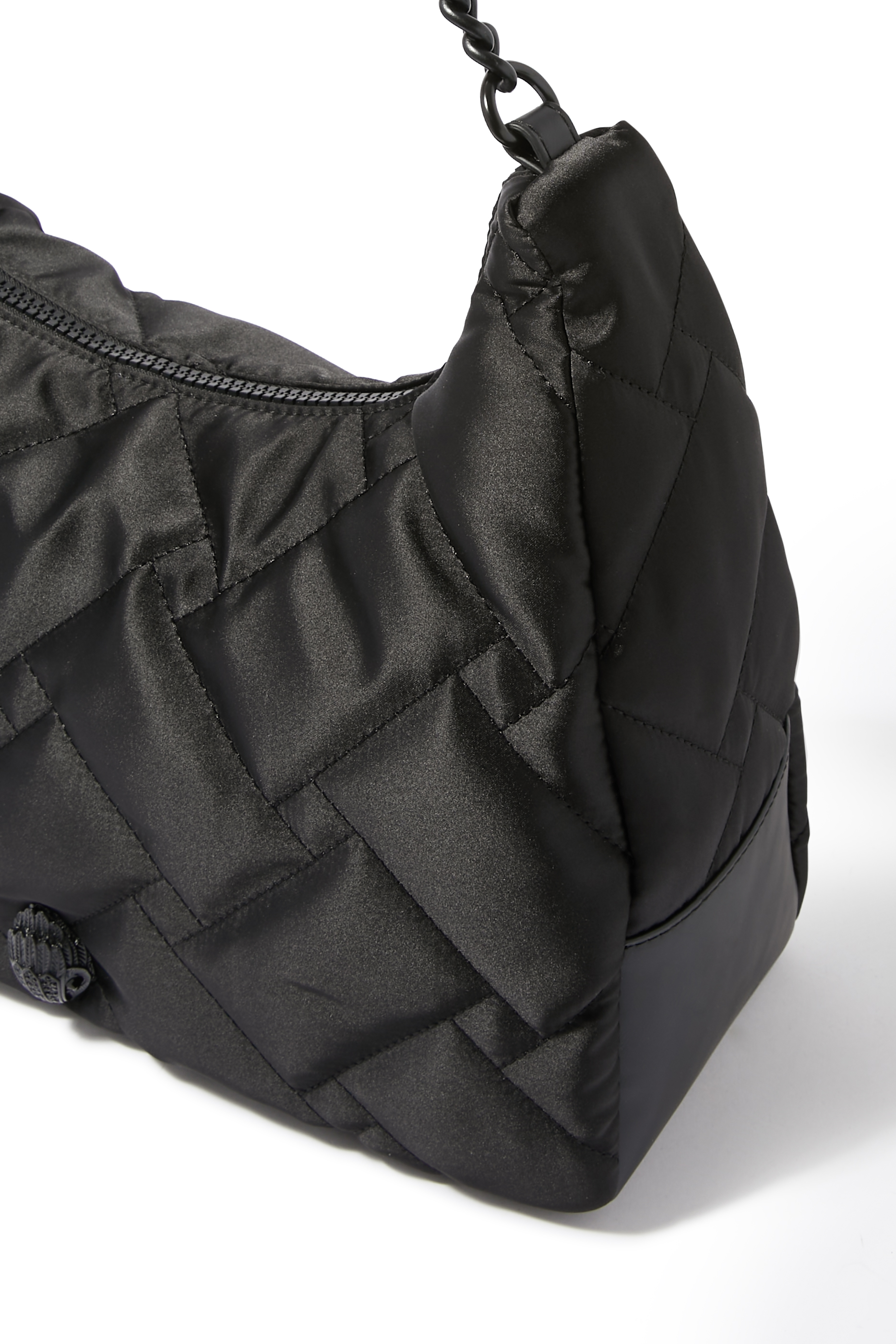 حقيبة هوبو كروس نايلون معاد تدويره