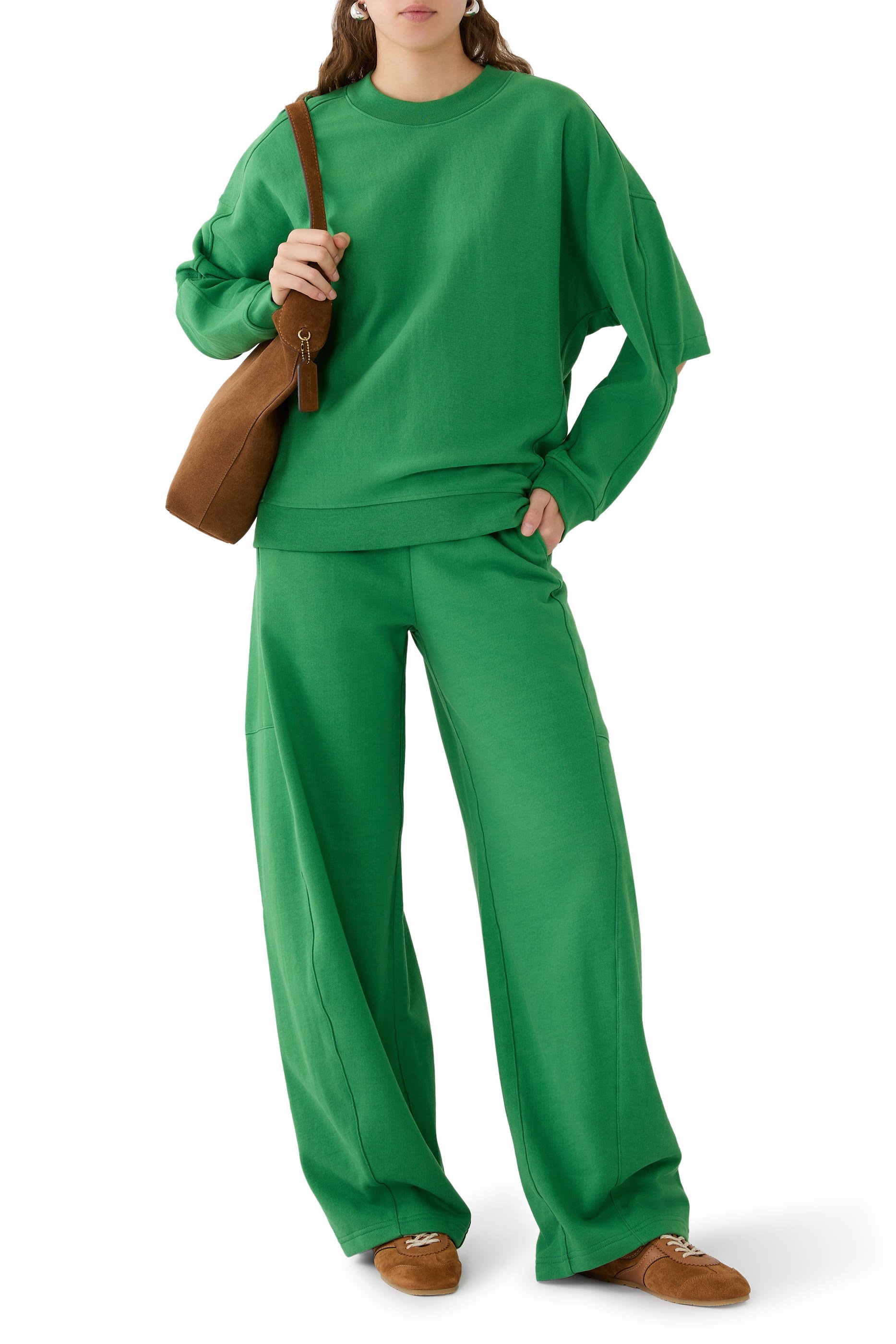 سويت شيرت بقصة مريحة وياقة ضيقة