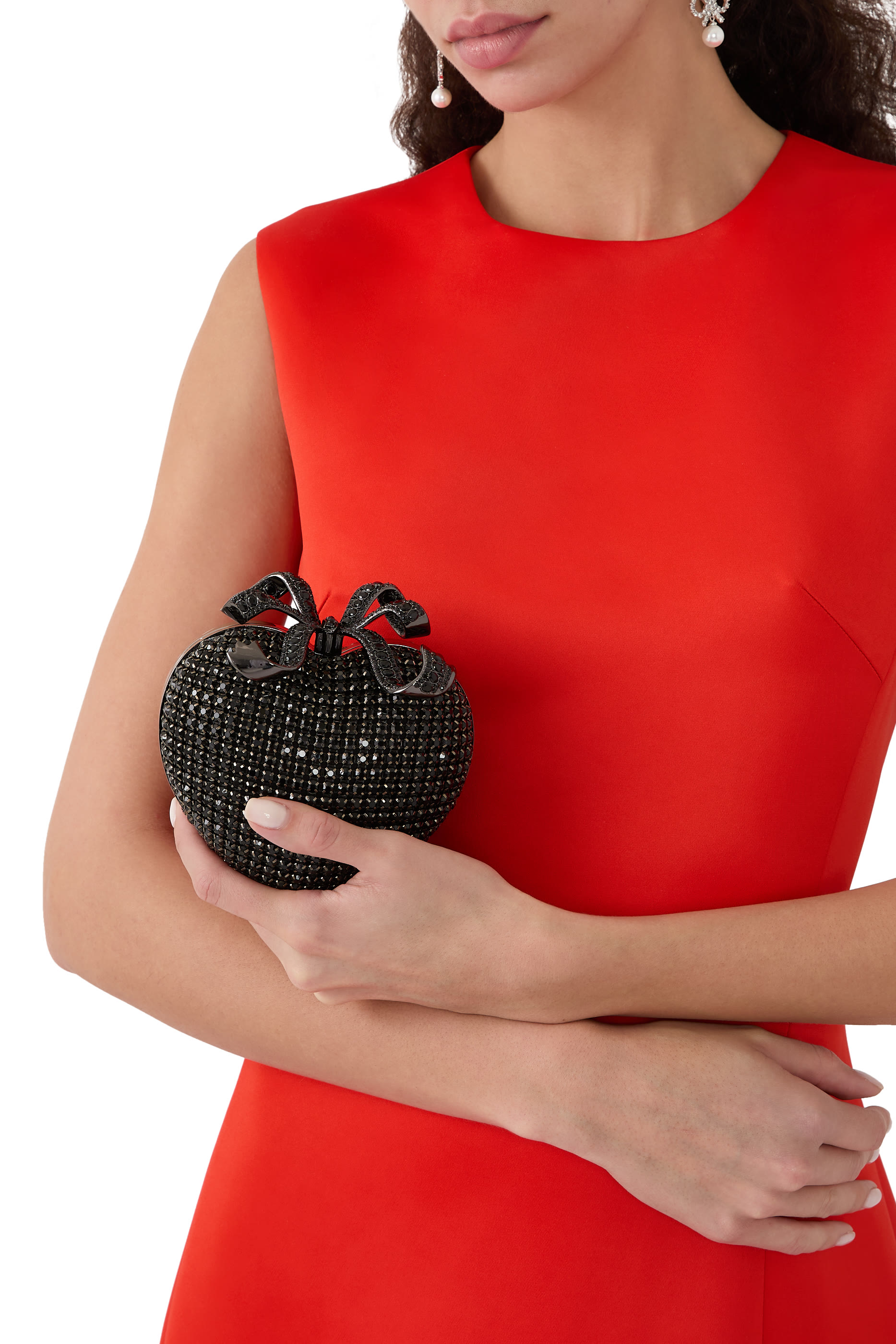 كلاتش بتصميم قلب مرصع بالكريستال