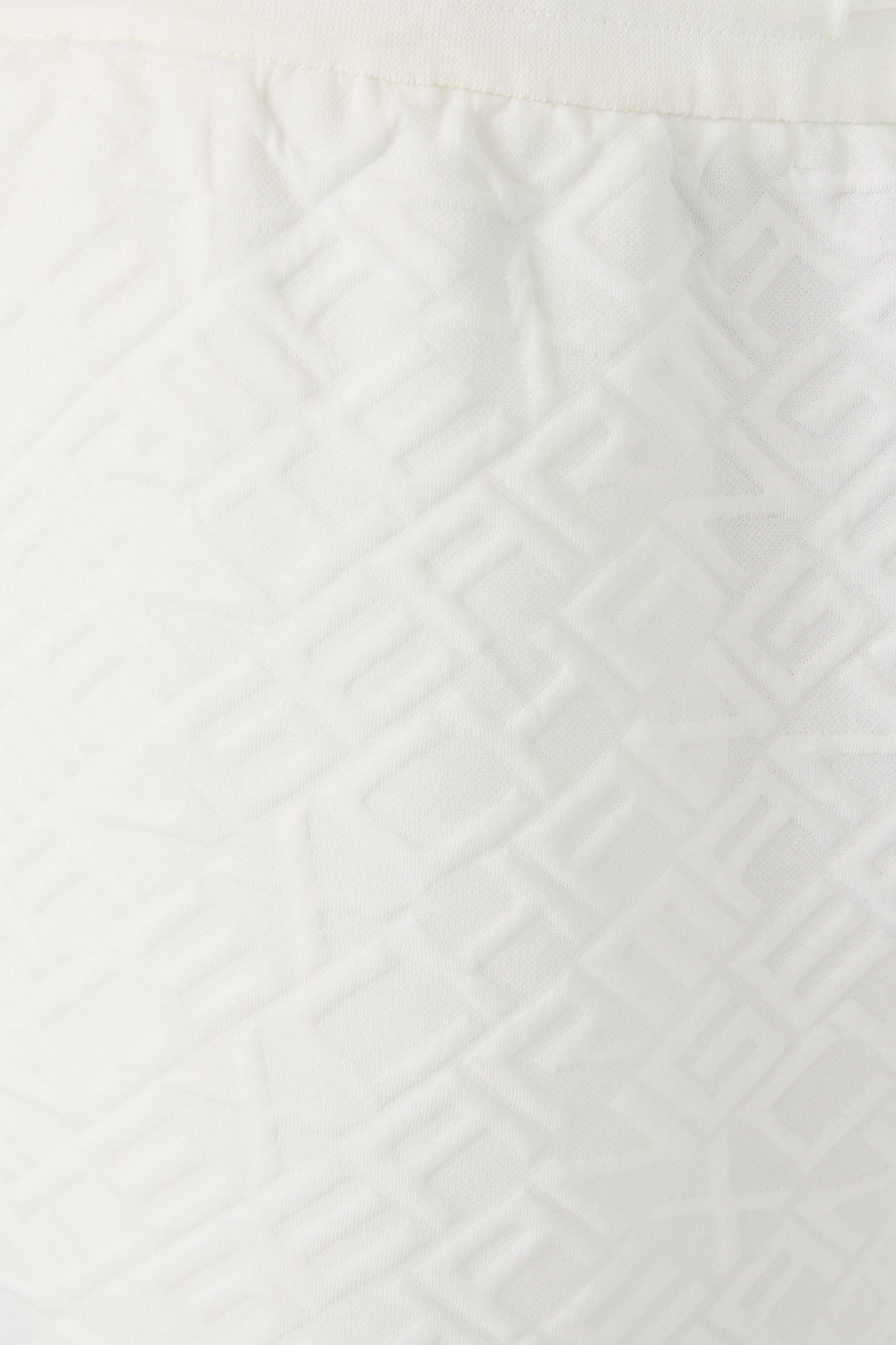 شورت بحروف شعار الماركة بالكامل