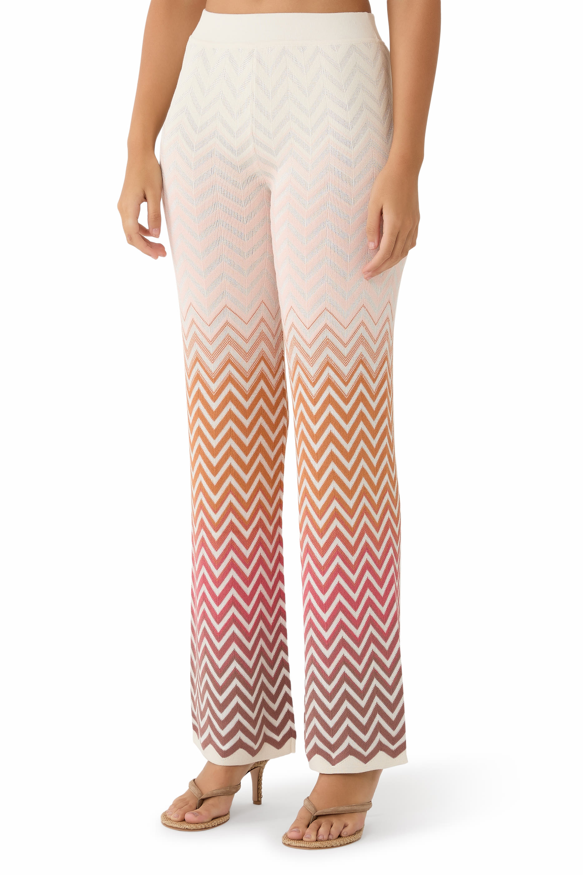 بنطال بقصة ساق مستقيمة