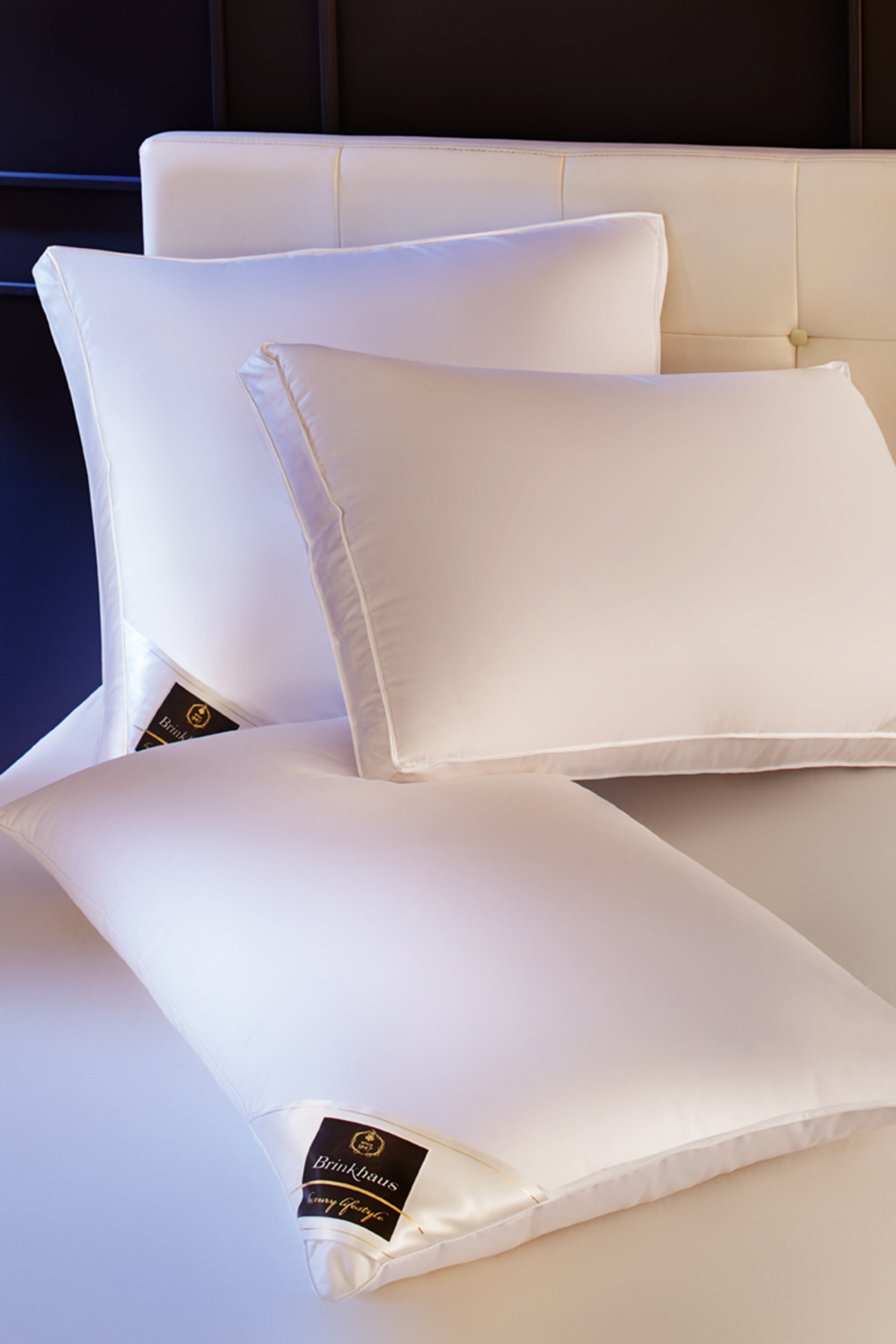 وسادة شاليه مبطنة بزغب إوز كندي