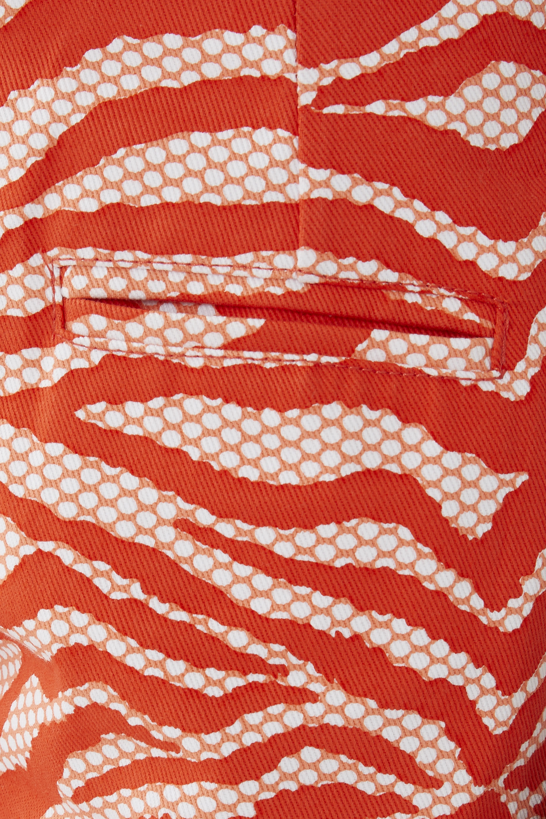 بنطالروكسبوري كوكومو