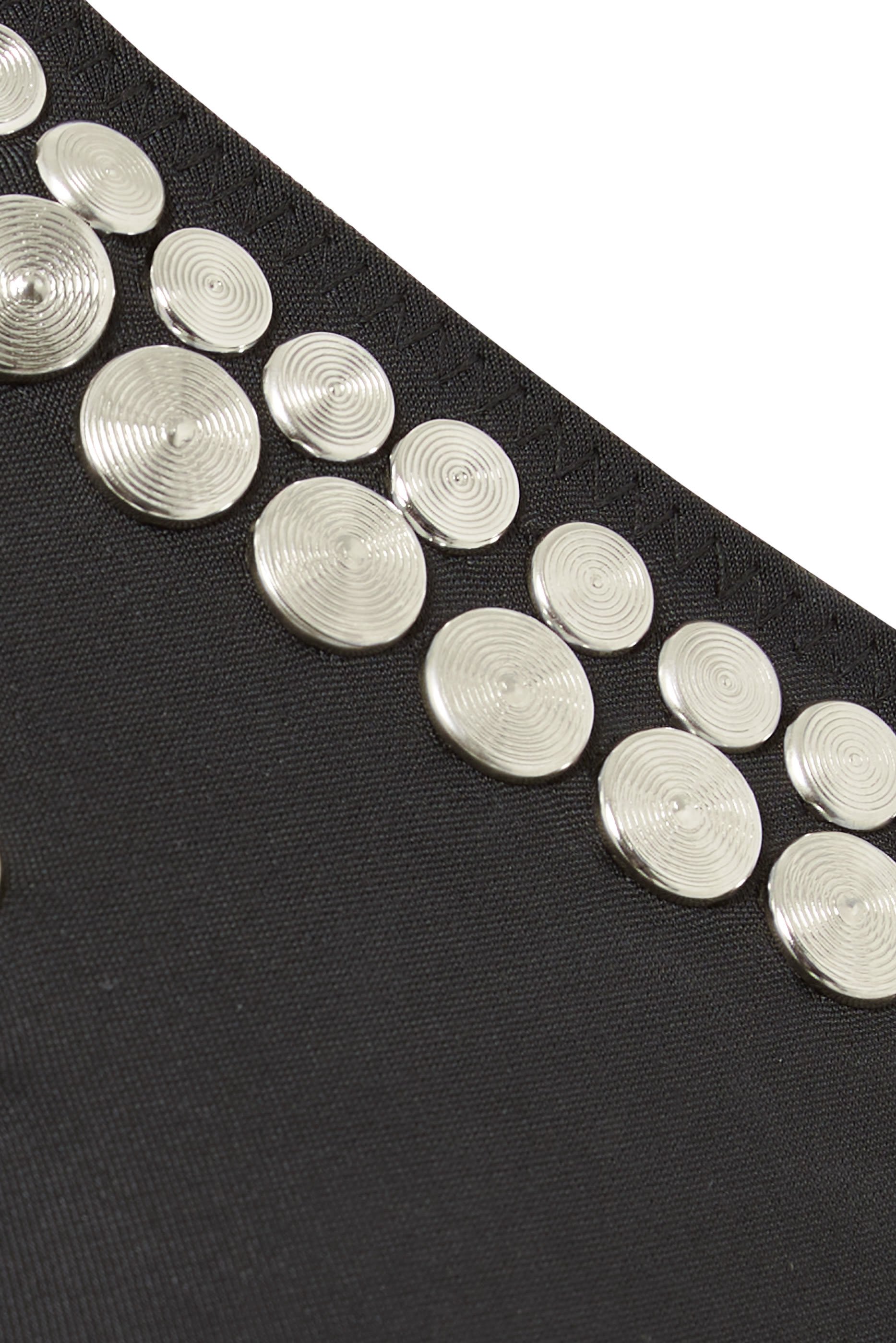 لباس سباحة قطعة واحدة بكتف مكشوف وحلي معدنية