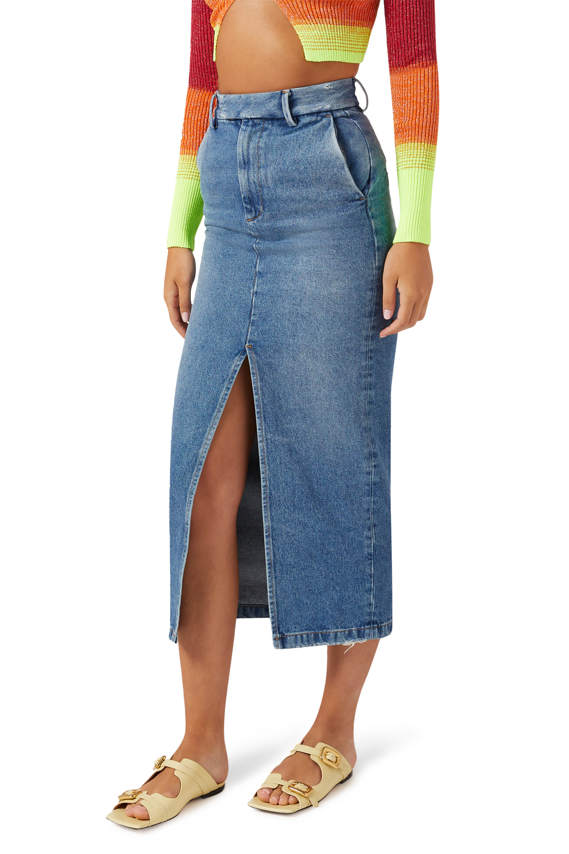 حذاء مفتوح بكعب مسطح وإبزيم