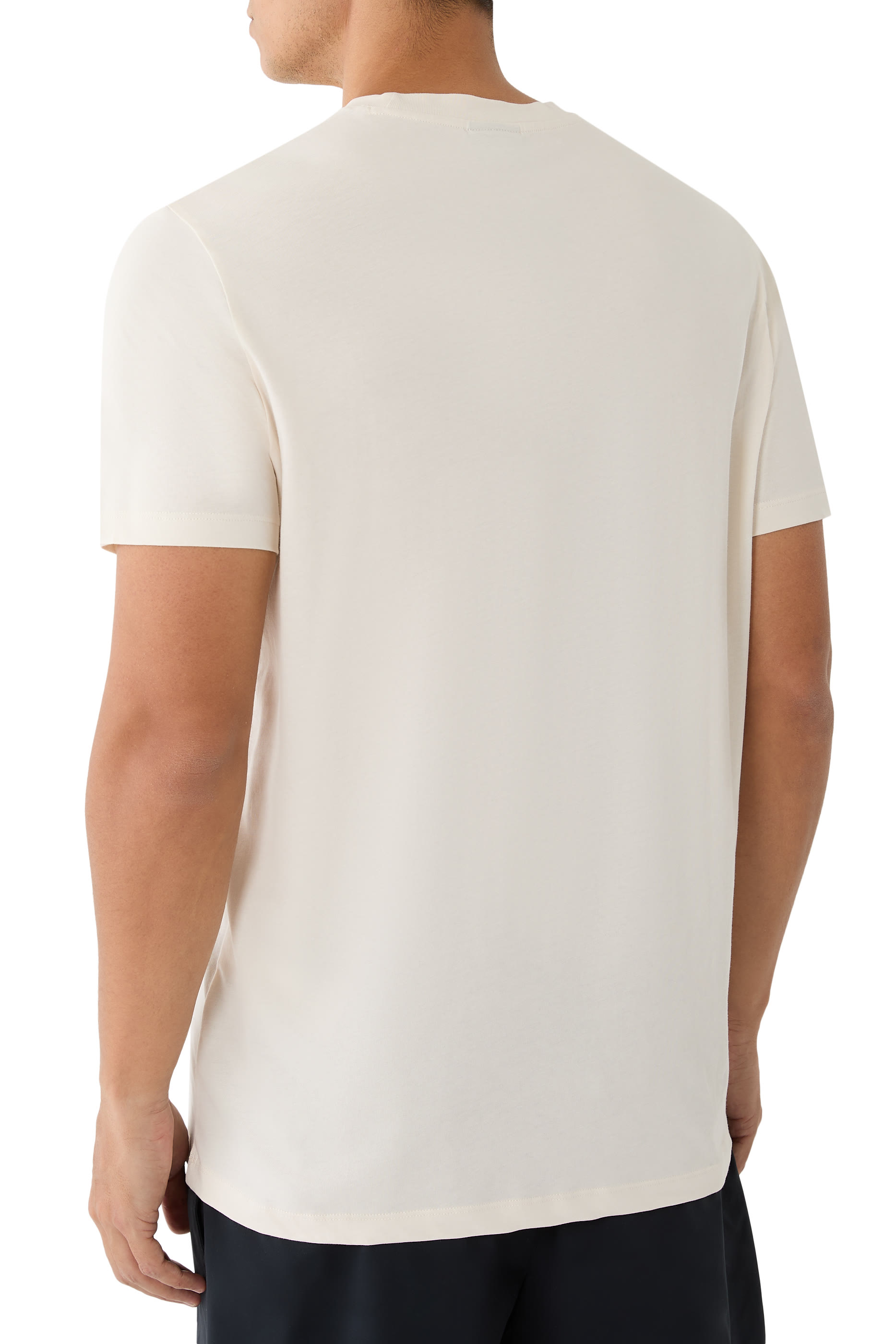 تيشيرت بشعار الماركة