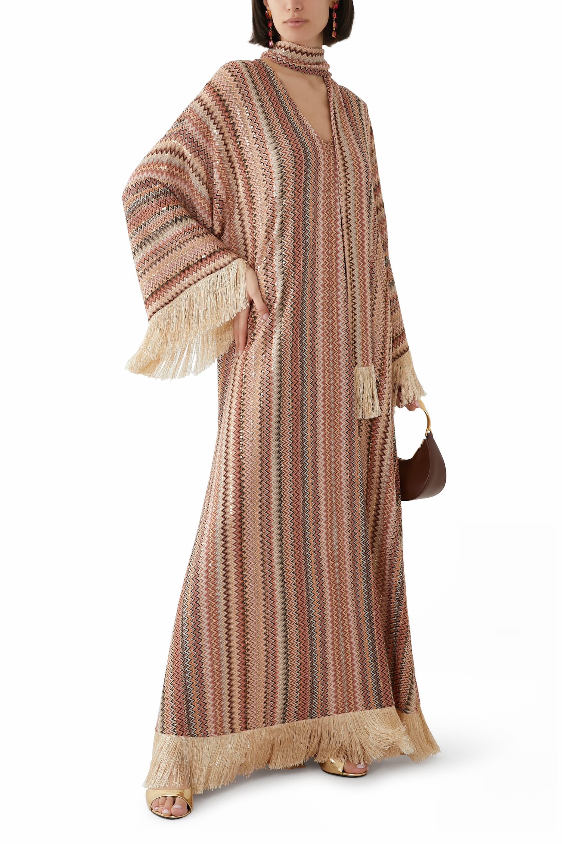 قفطان بتصميم حصري طويل بنمط خطوط متعرجة ووشاح مزين بترتر وشراشب راشيل