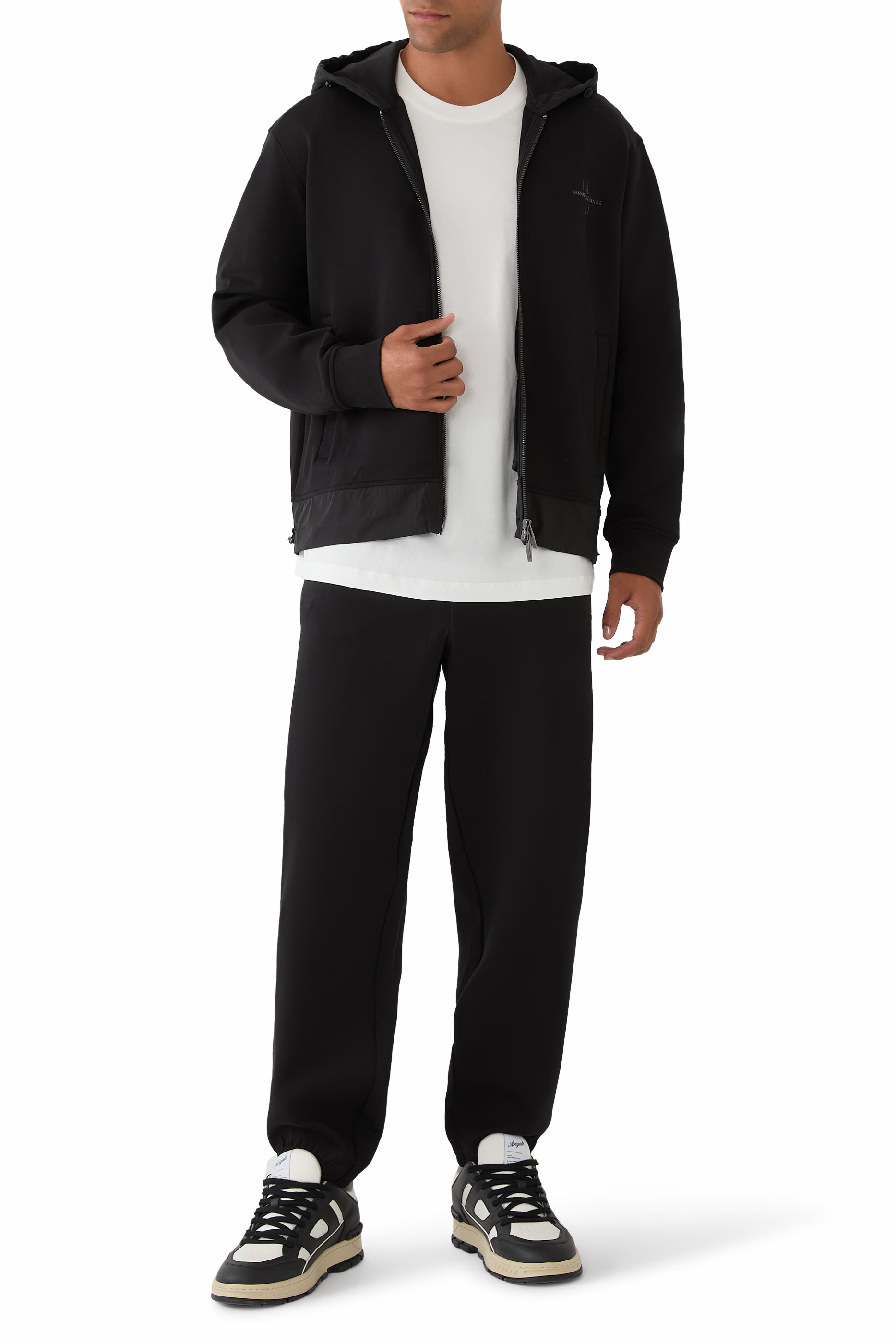 تيشيرت بقصة عادية مزين بشعار الماركة