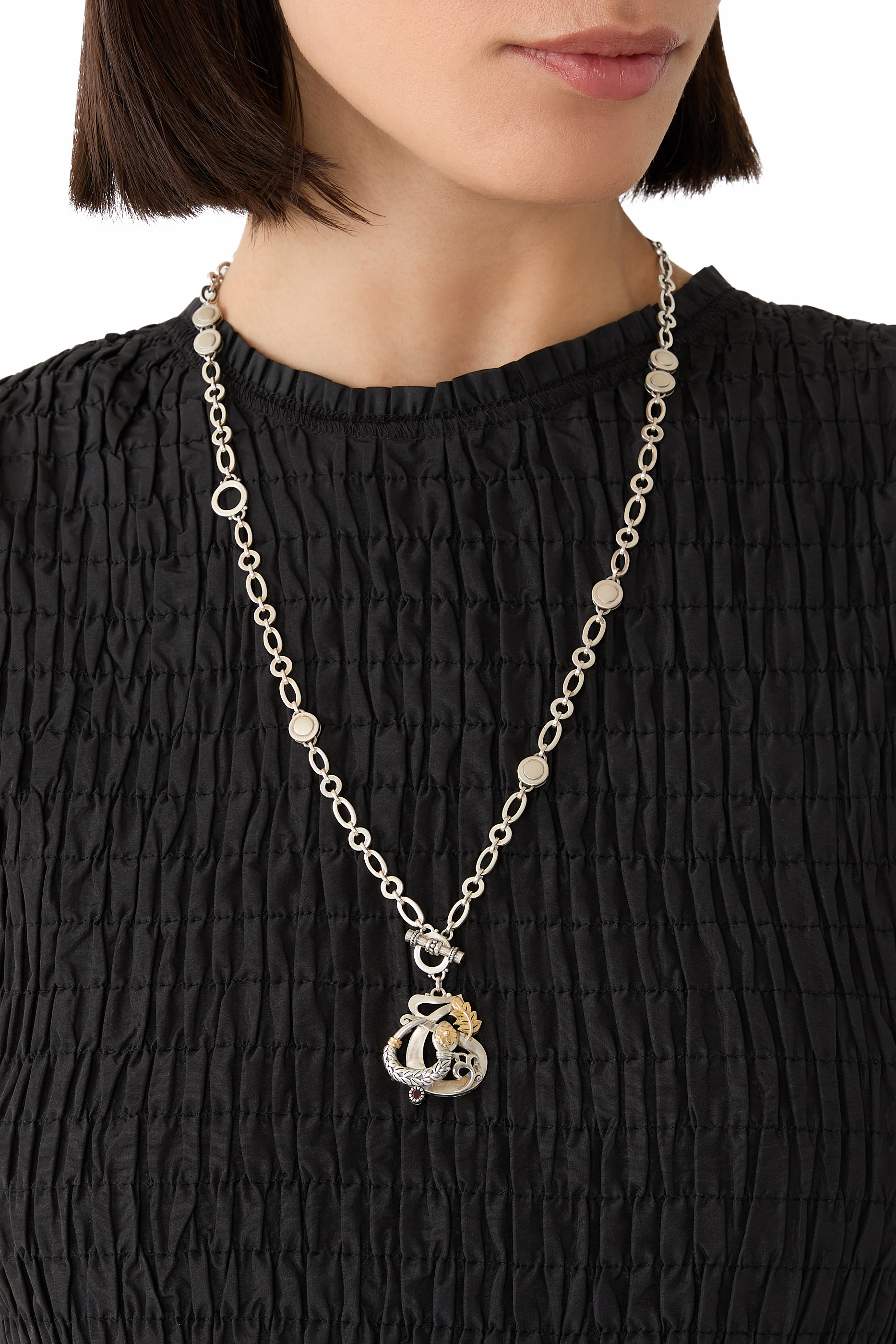 قلادة لوف اند ريبيرث متعددة الاستخدامات مرصعة بحجر الرودولايت، الغارنيت أو الفيروز، ذهب عيار 18، وفضة استرلينية.