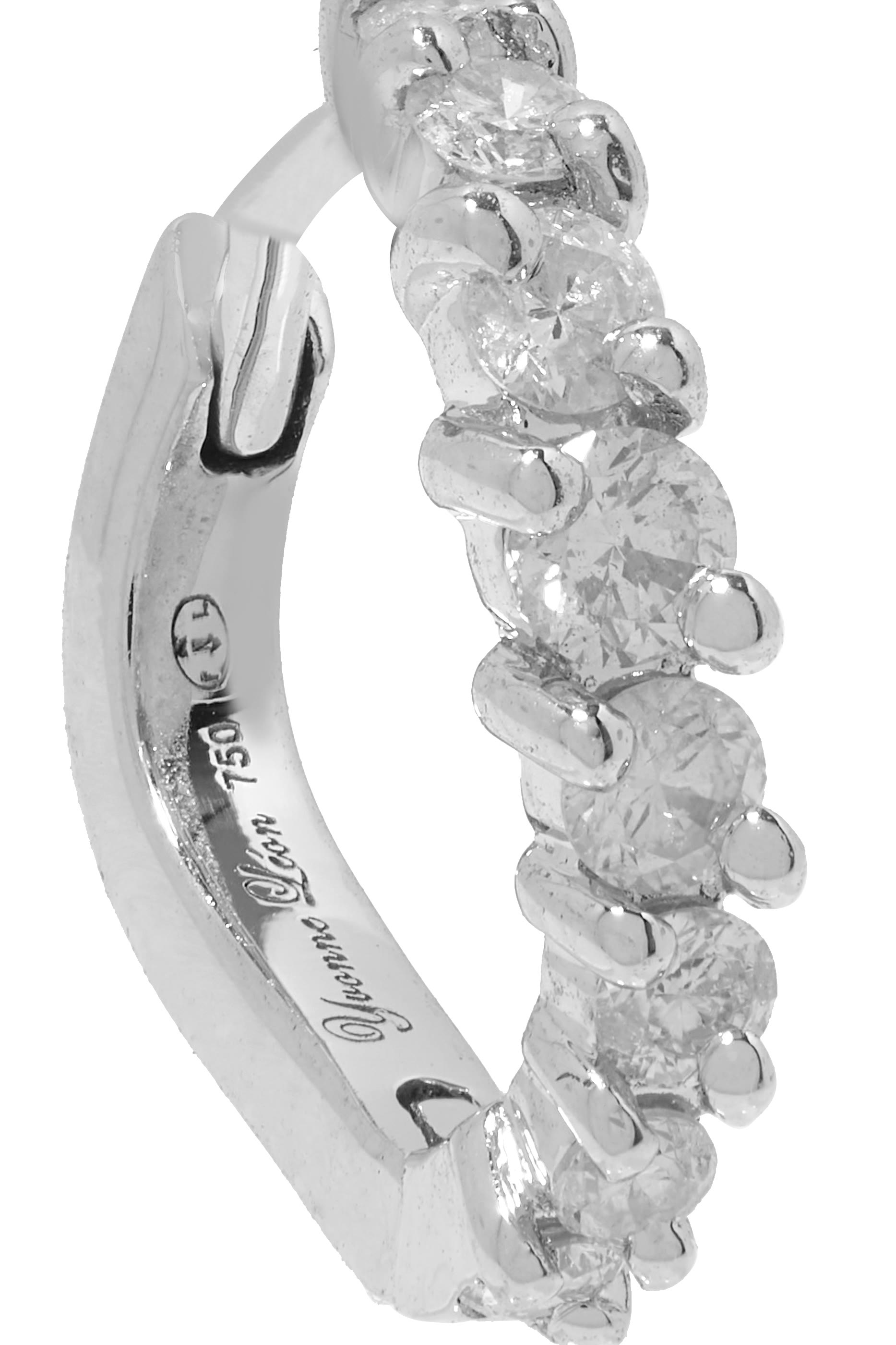 أقراط دائرية مموجة مرصعة بالماس ذهب أبيض عيار 18