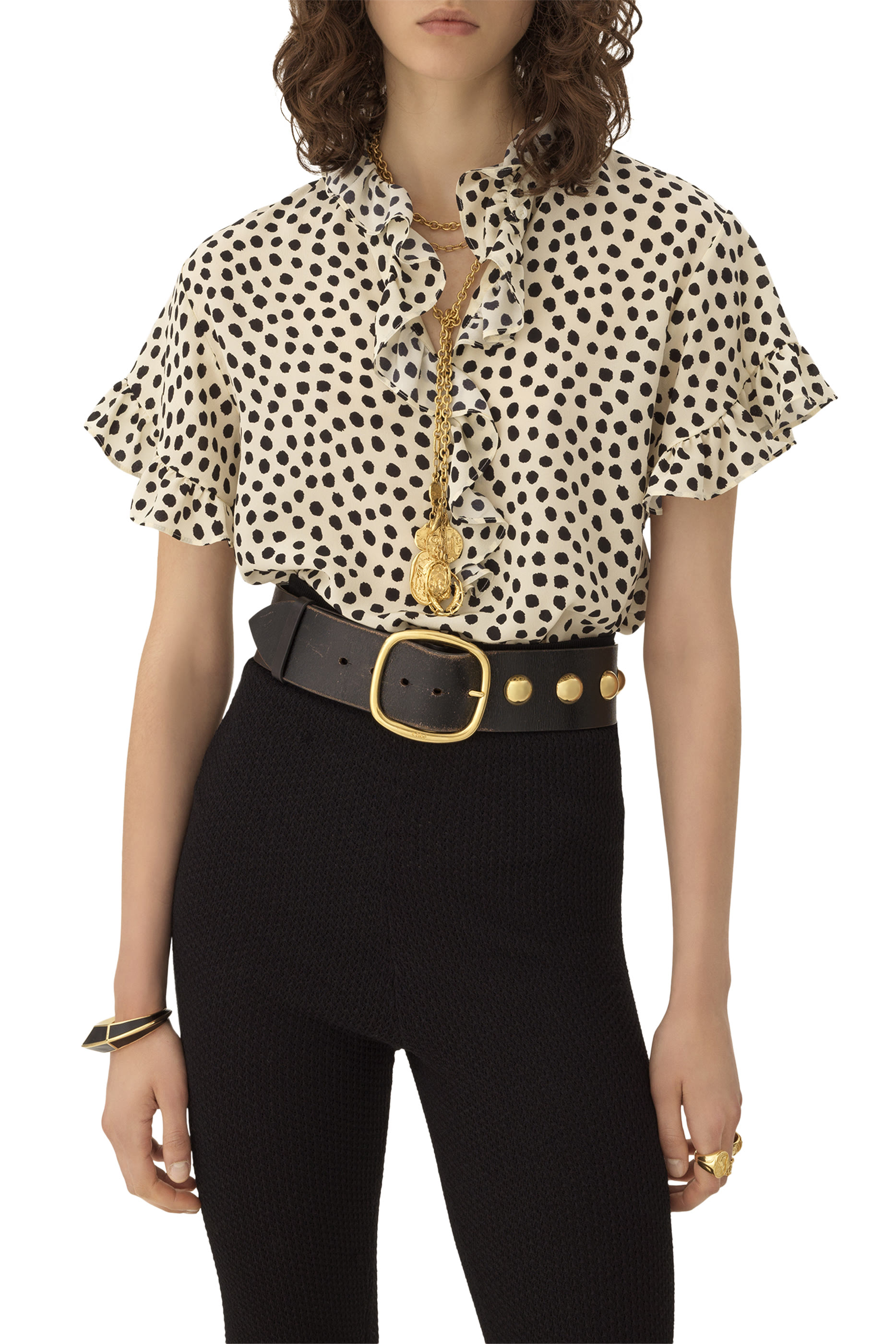 بلوزة بأكمام قصيرة مزينة بكشكش