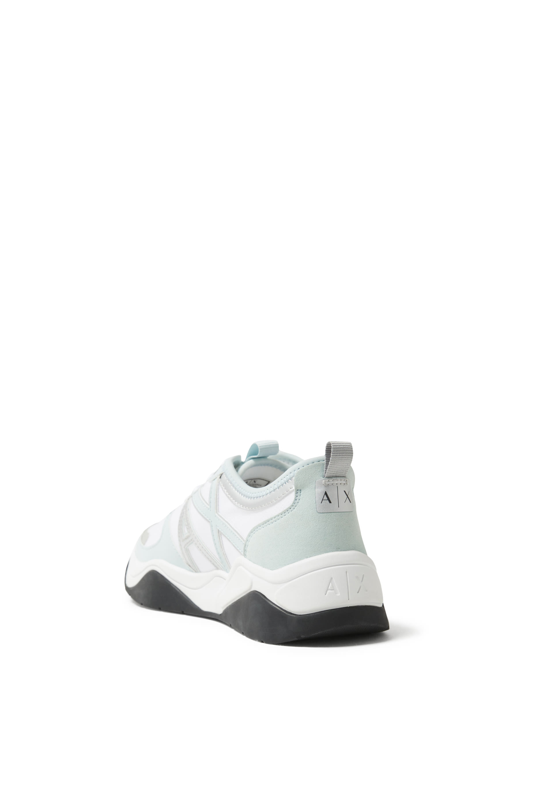 سنيكرز بتصميم سميك وشعار الماركة