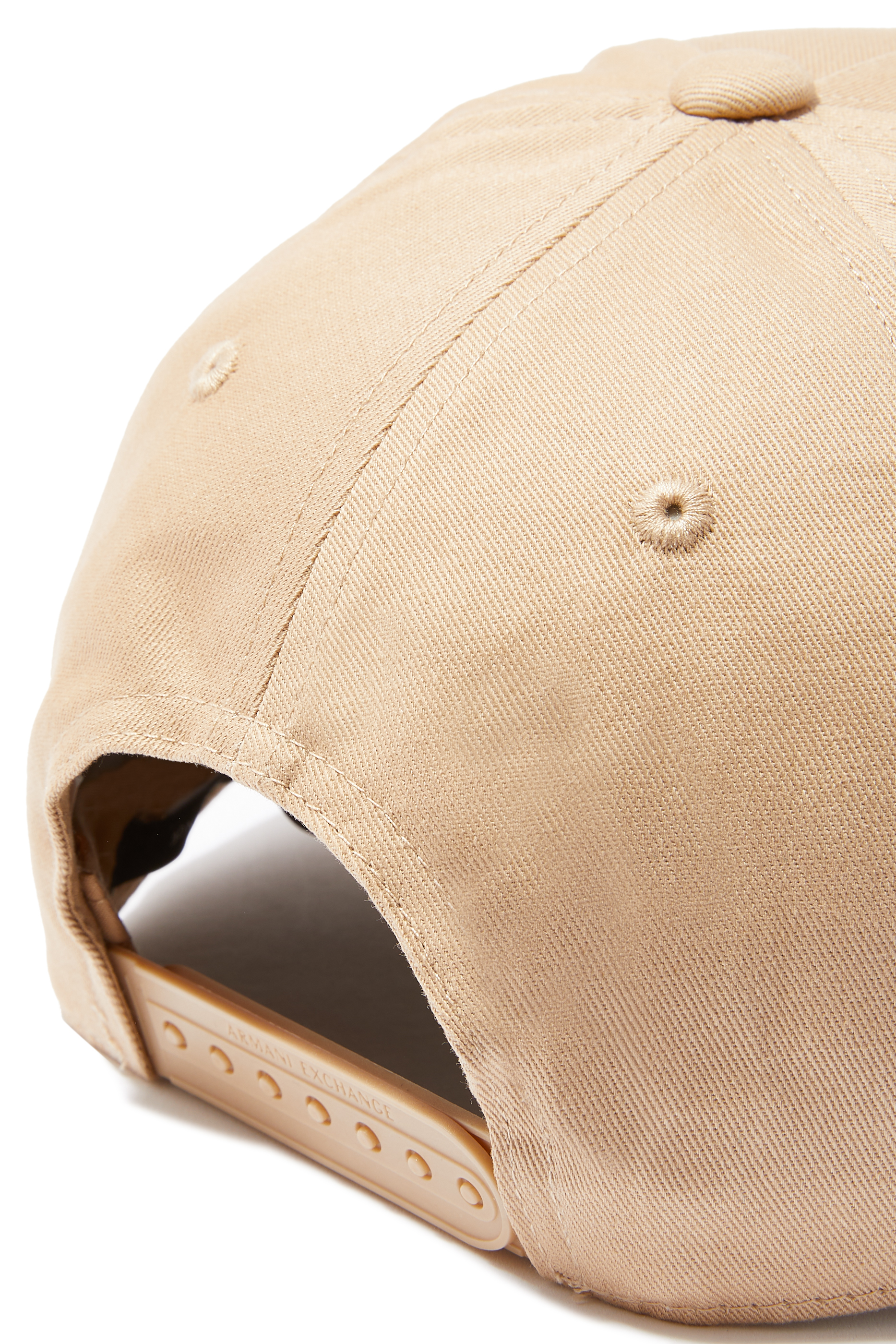 كاب بشعار الماركة