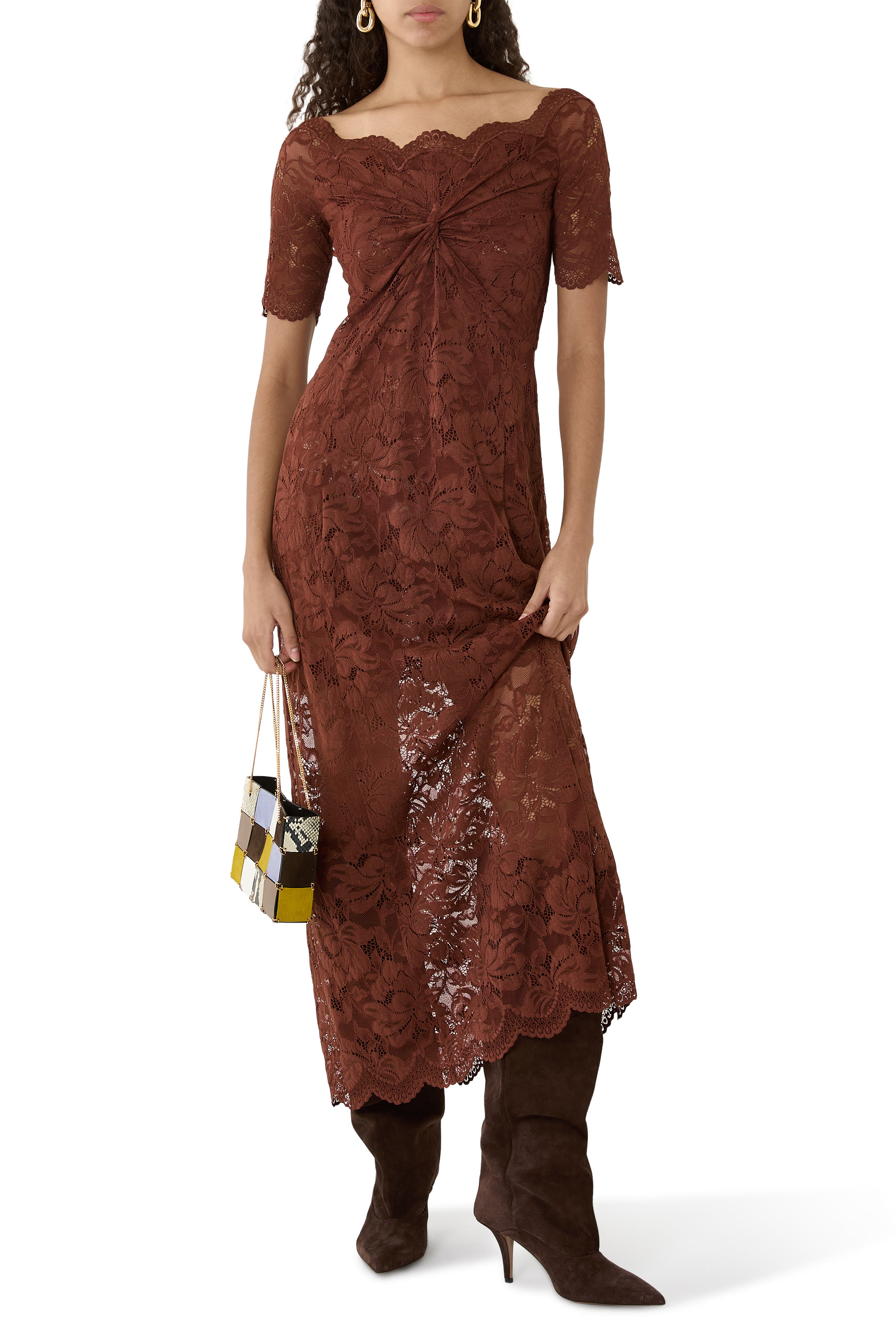 فستان طويل دانتيل