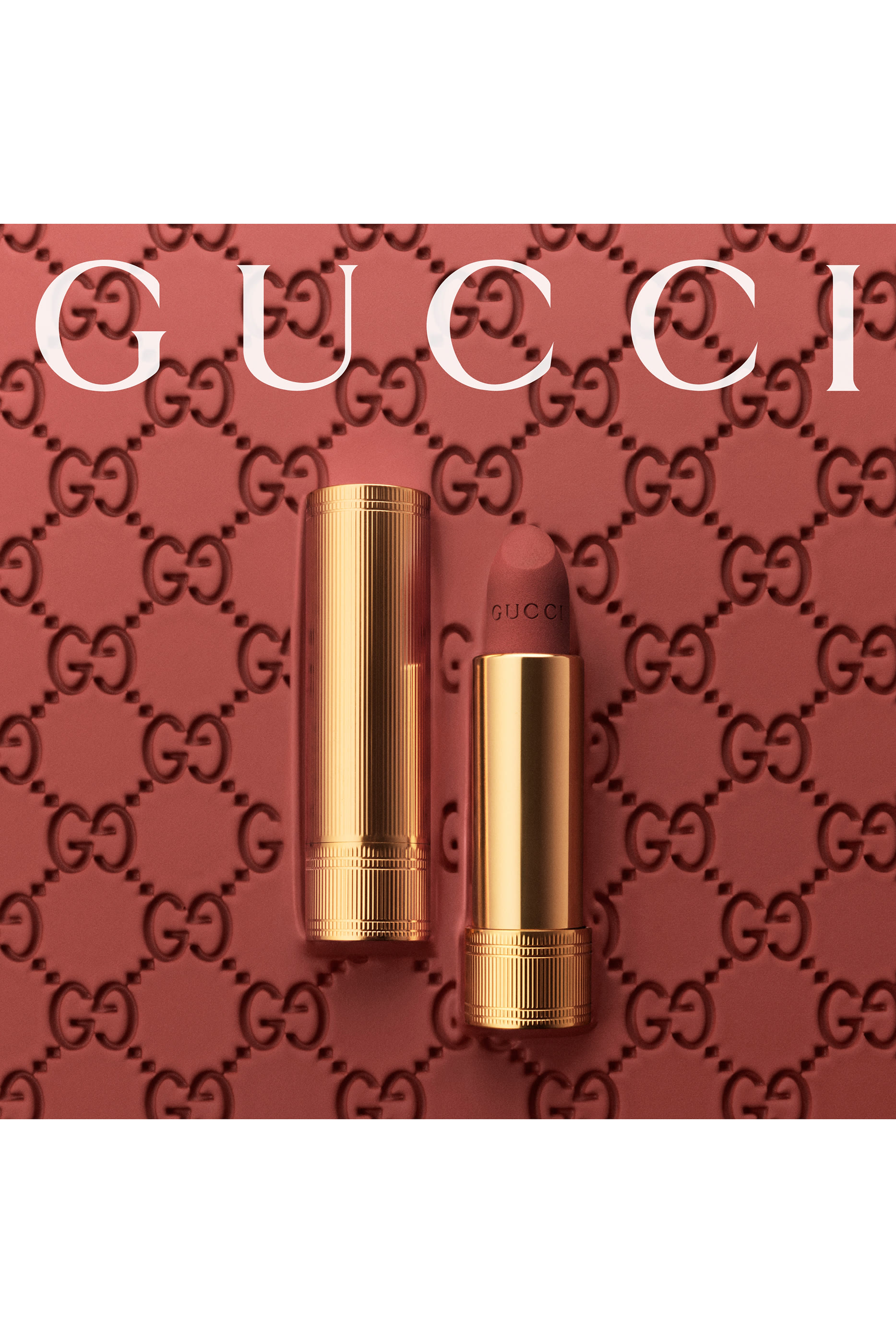 أحمر شفاه غير لامع