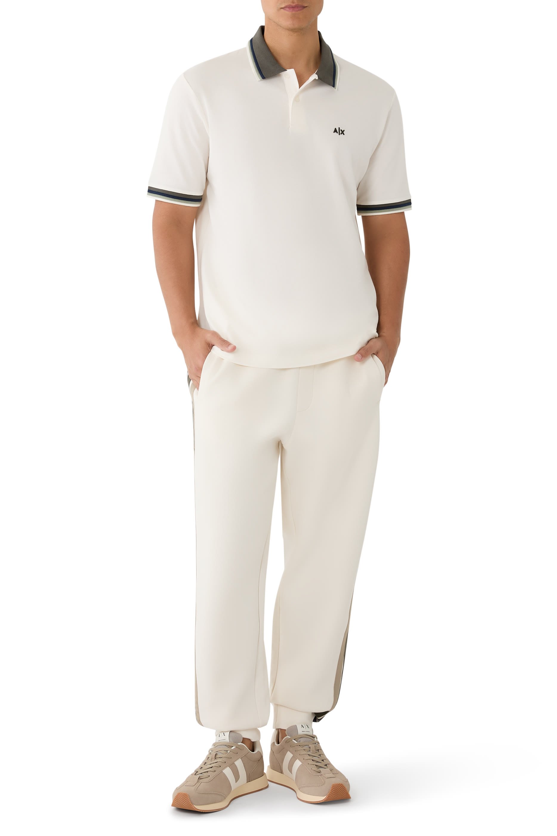 قميص بولو بشعار الماركة