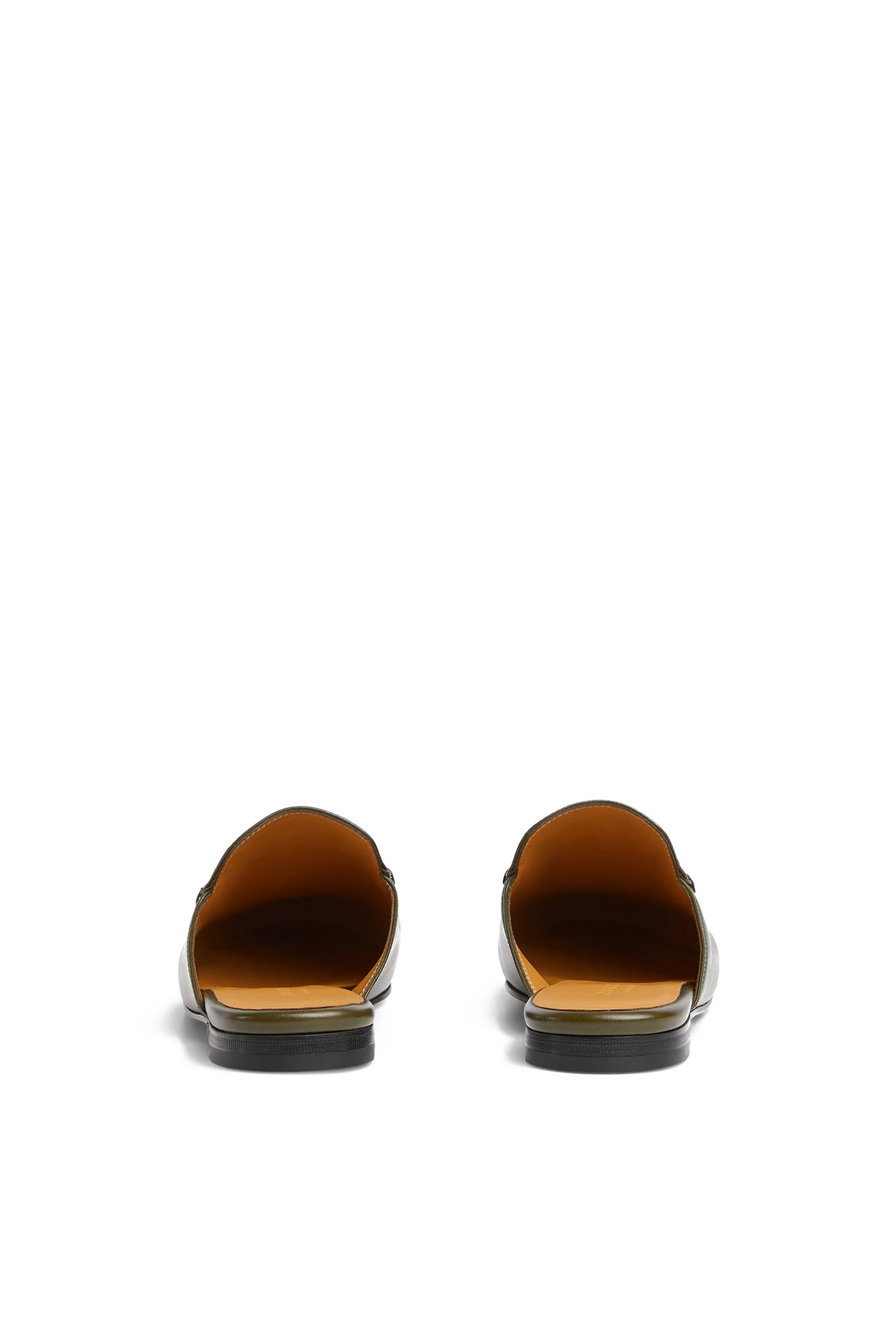 حذاء سهل الارتداء بشعار الماركة