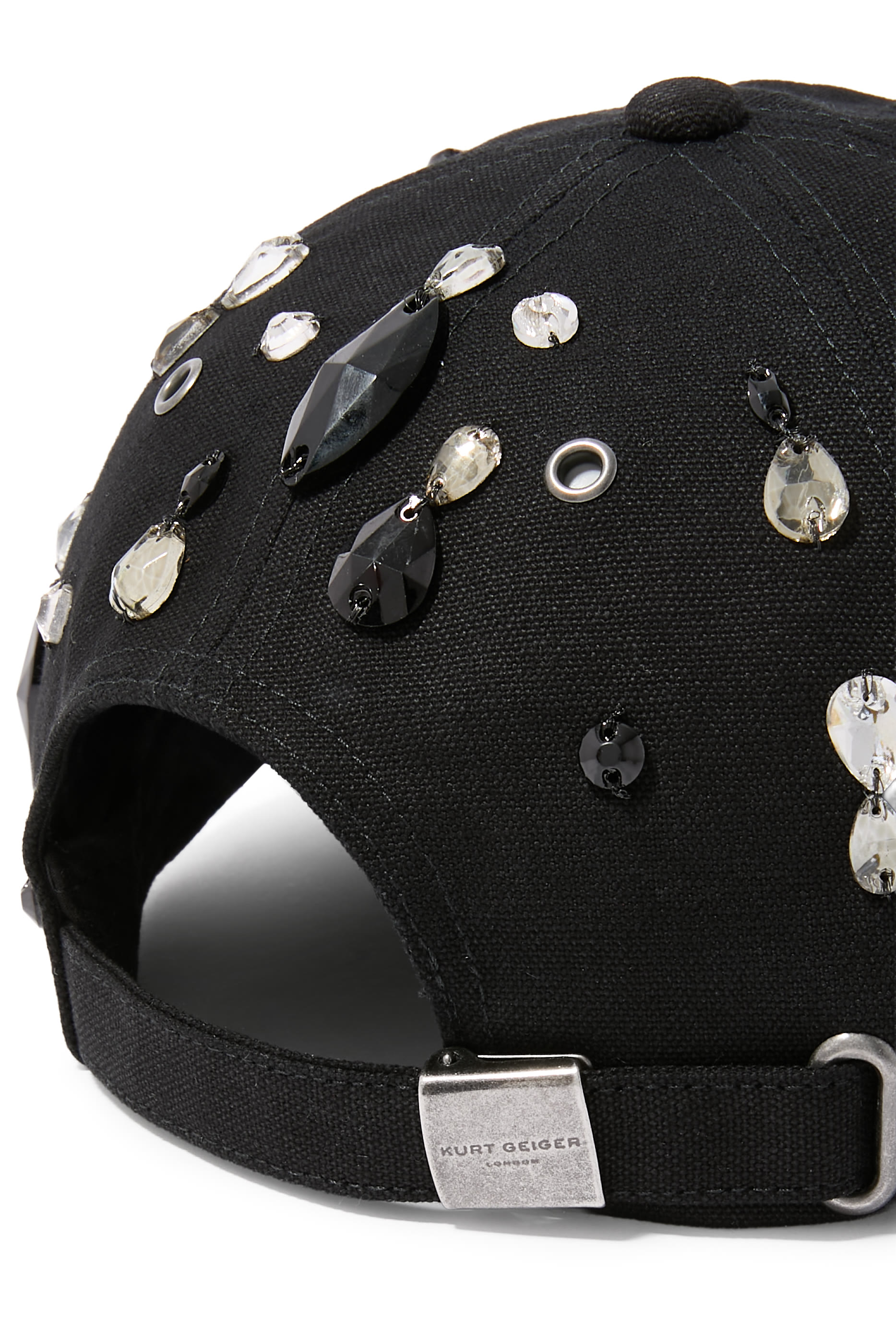 كاب كينسينغتون مرصع بأحجار