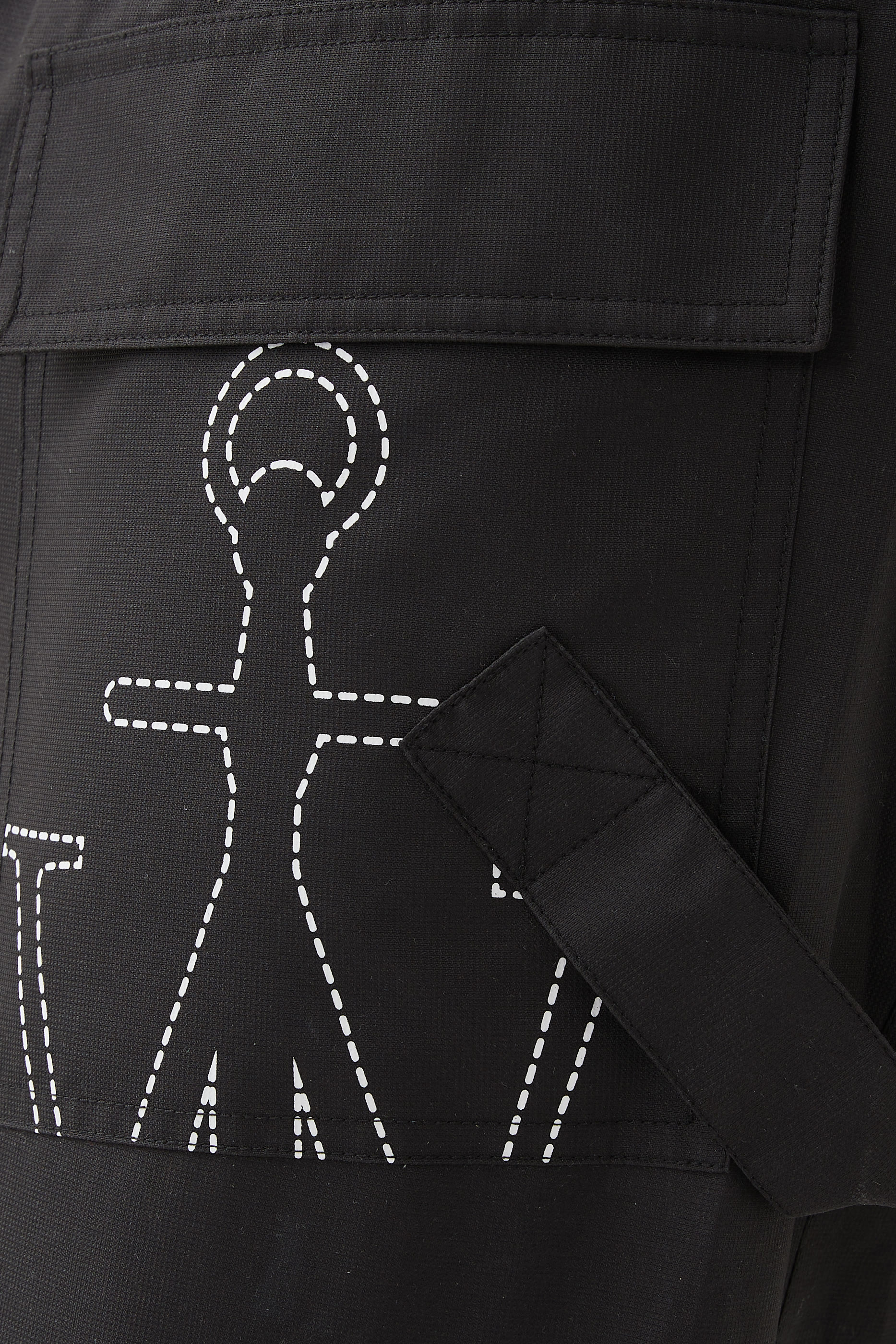 بنطال رياضي تويستد بتطريز شعار المرساة