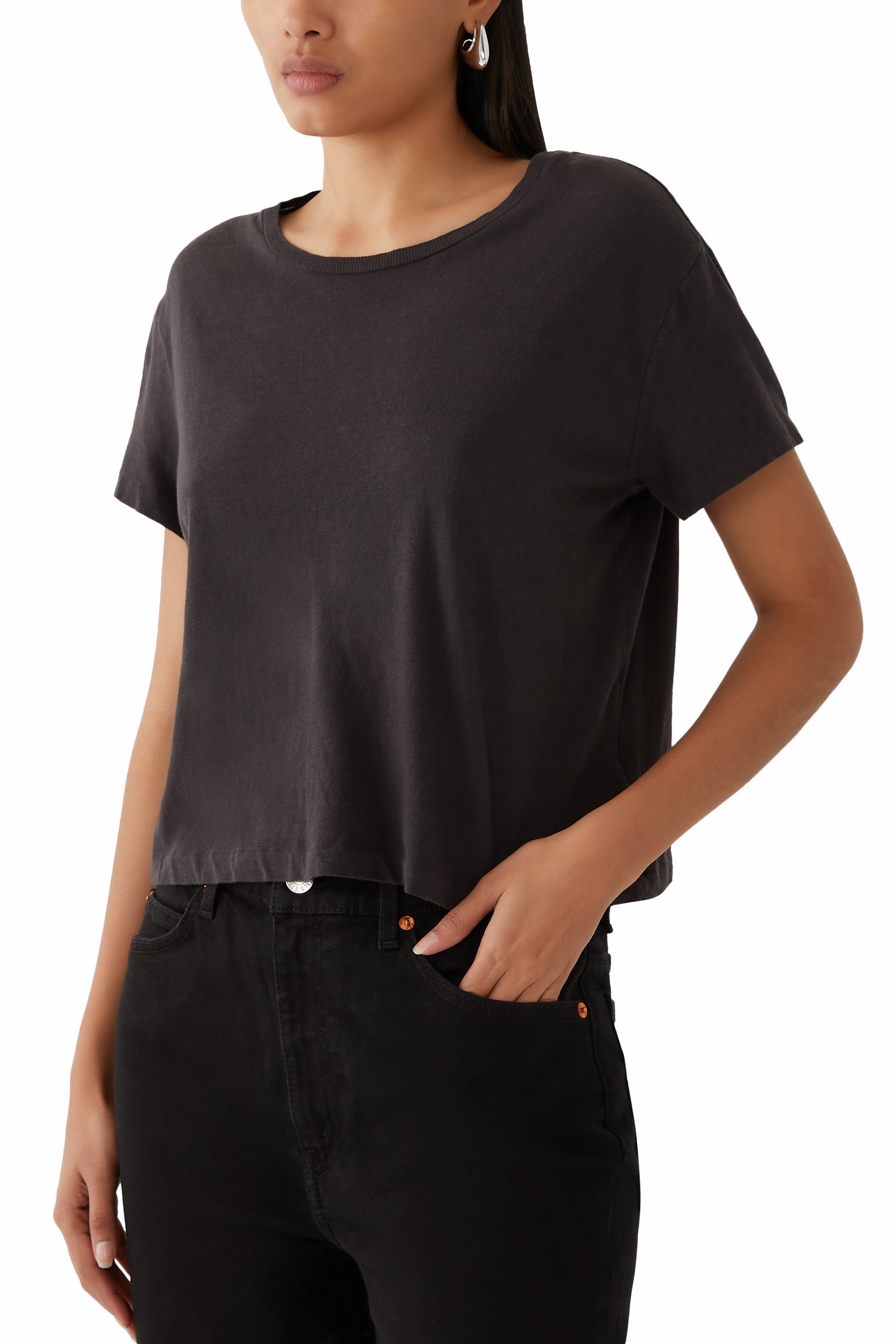 تيشيرت هانز فيفتيز بقصة مربعة