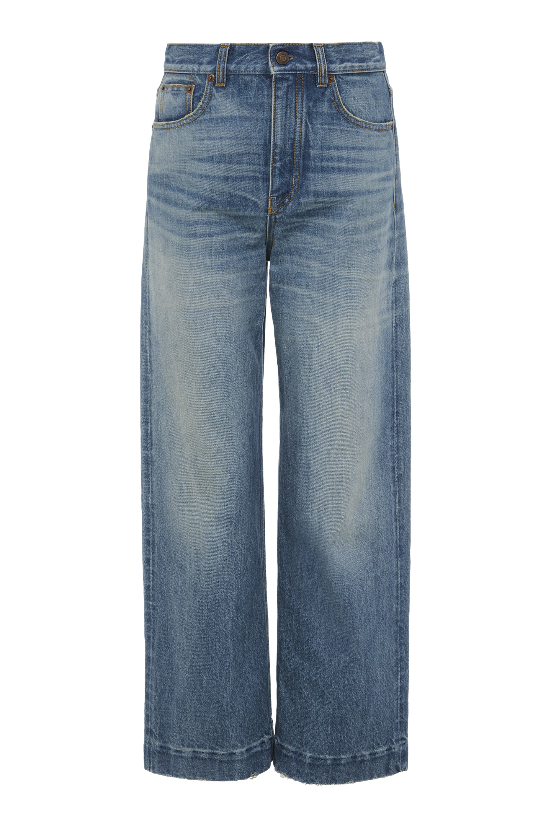 بنطال جينز قصة قصيرة وخصر مرتفع