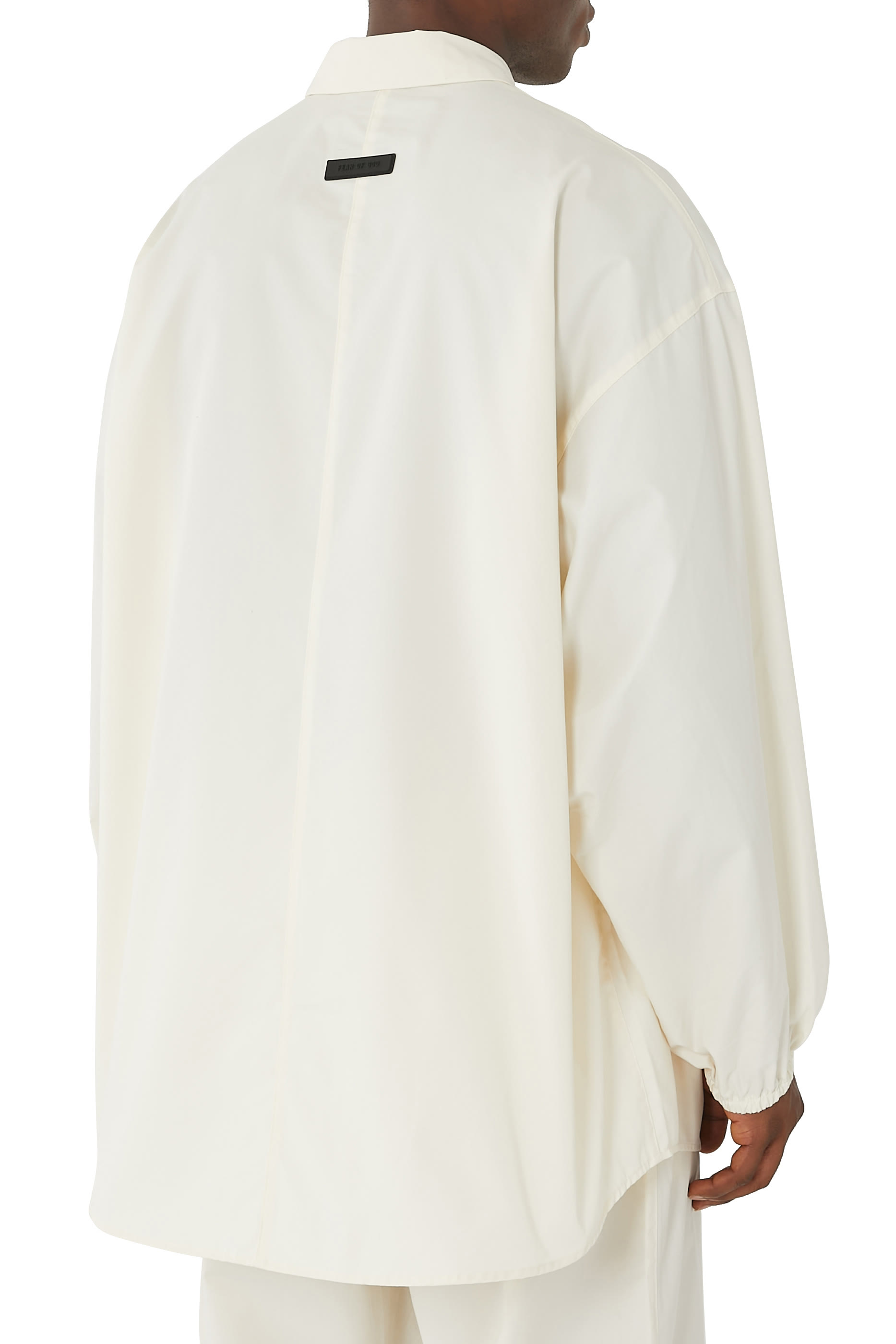 تيشيرت بأزرار إغلاق