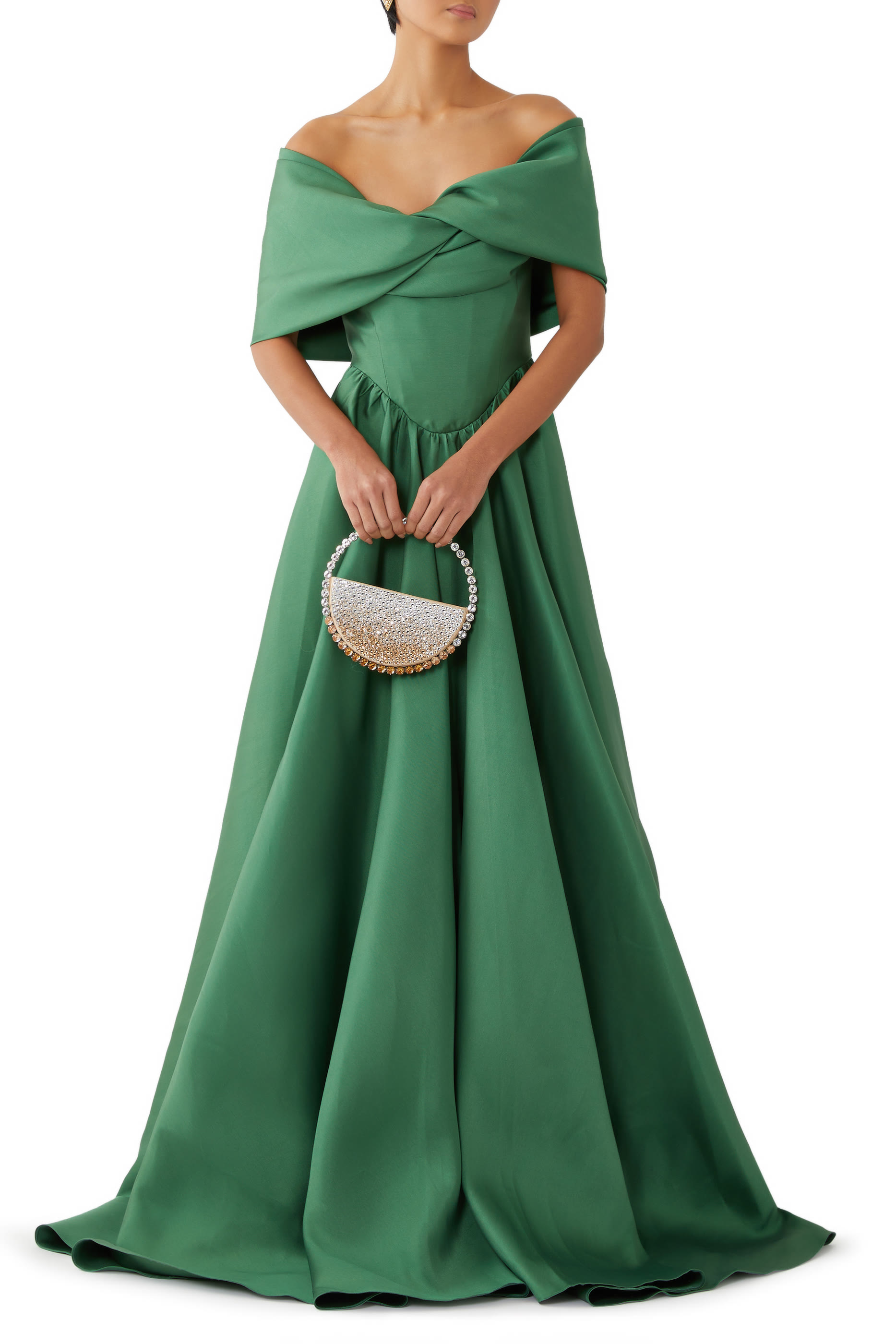 فستان سهرة علياء ميكادو