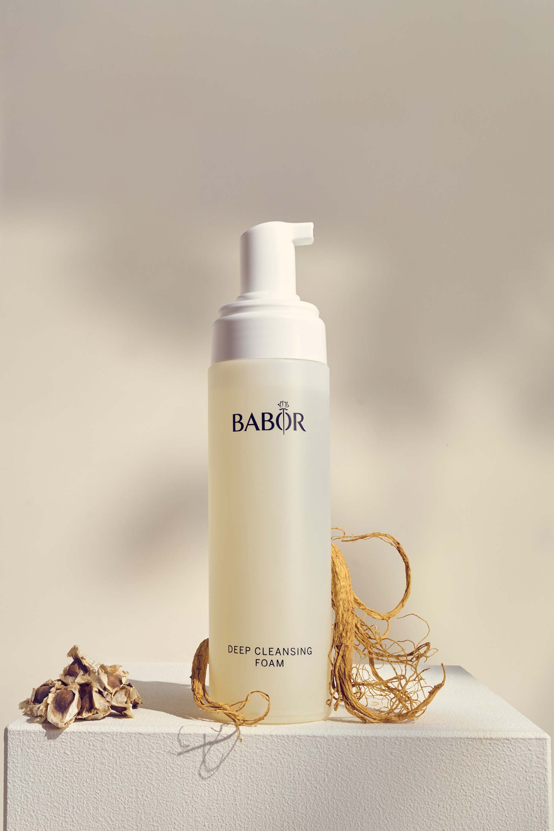 رغوة للتنظيف العميق