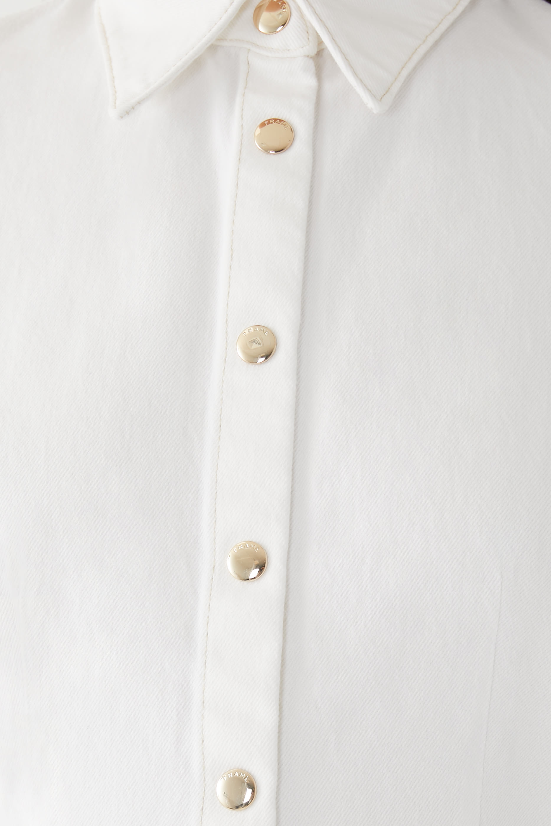 قميص بأكمام طويلة