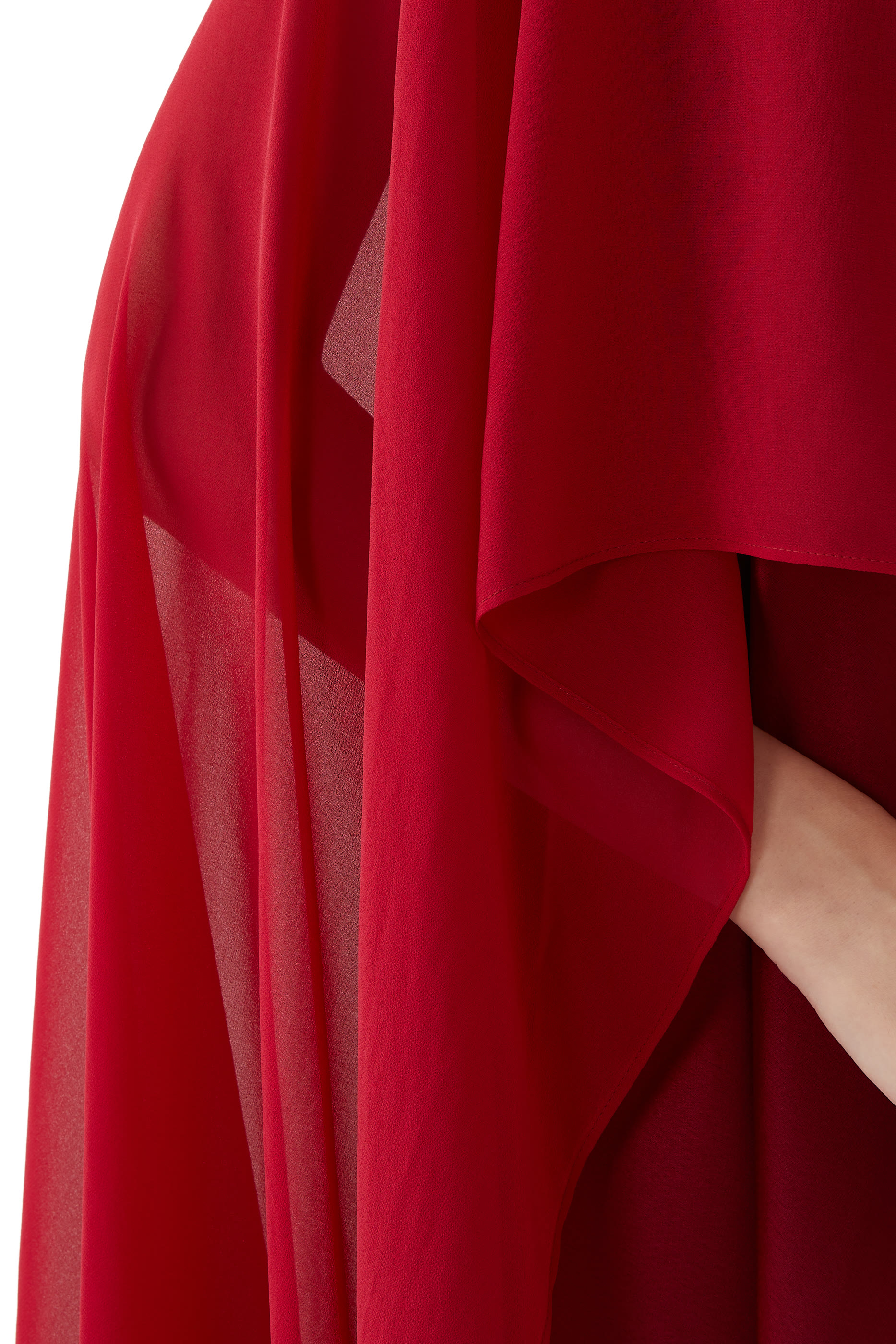 فستان بأكمام كاب