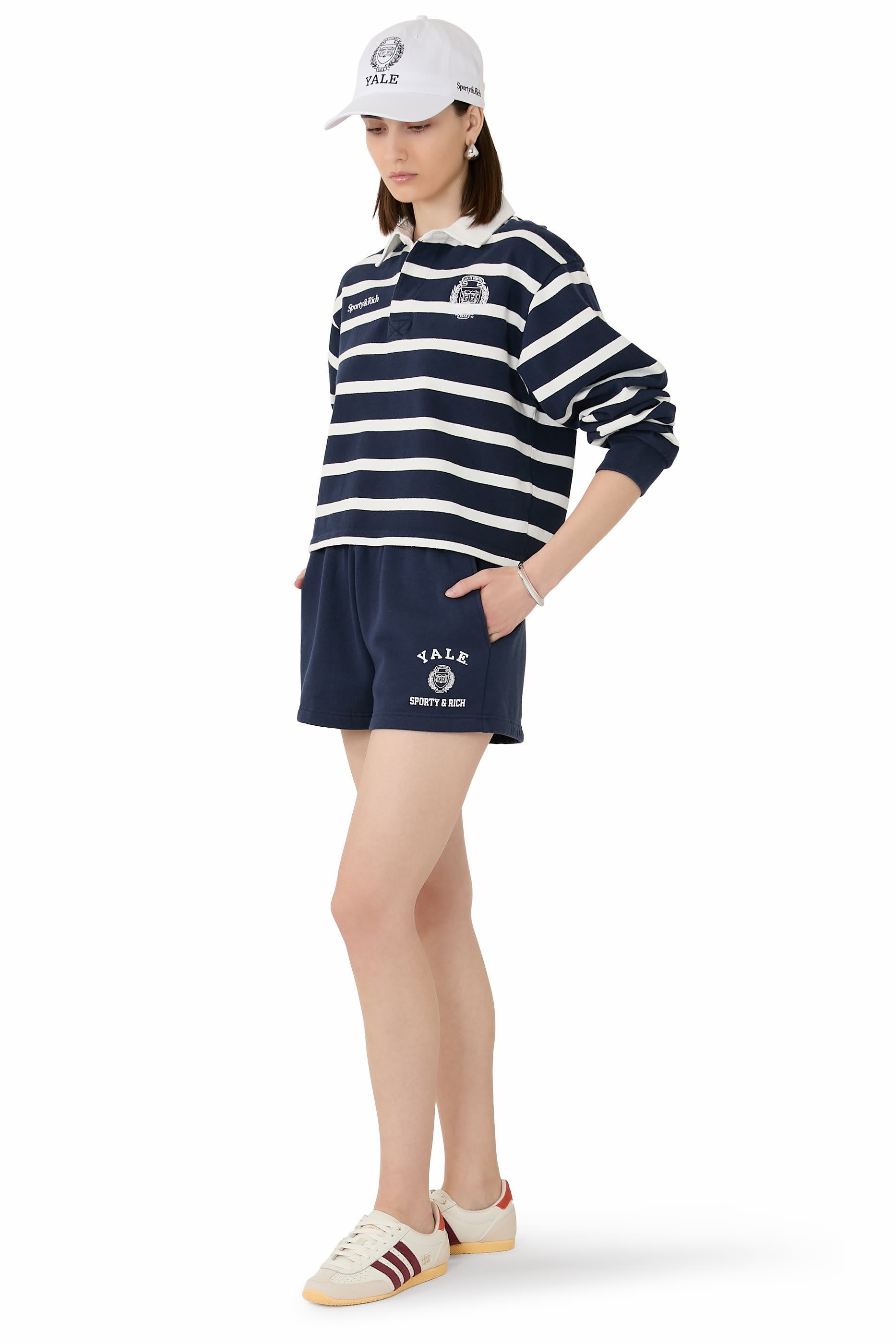 شورت بطبعة شعار فيريتاس