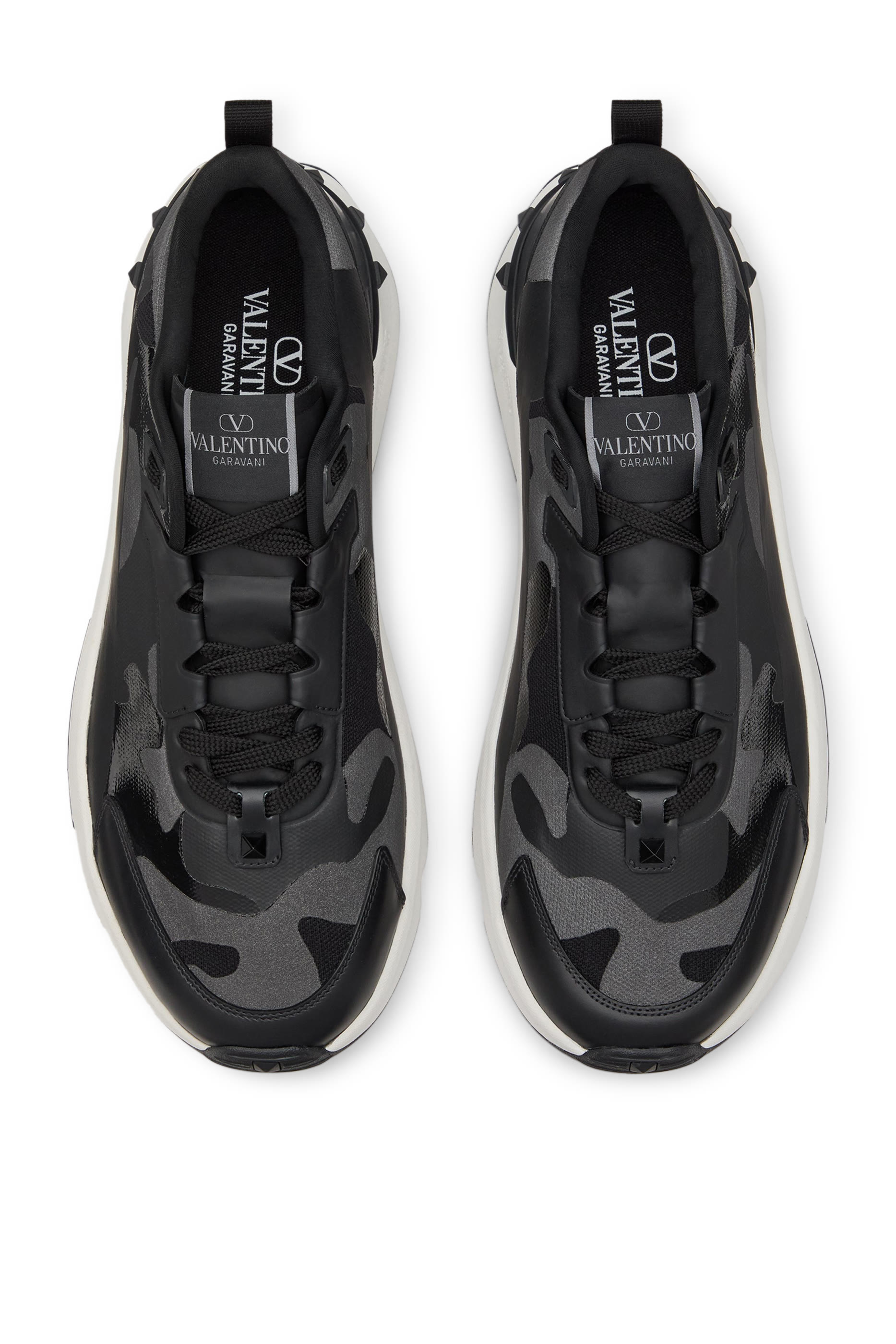 سنيكرز ترو اكت