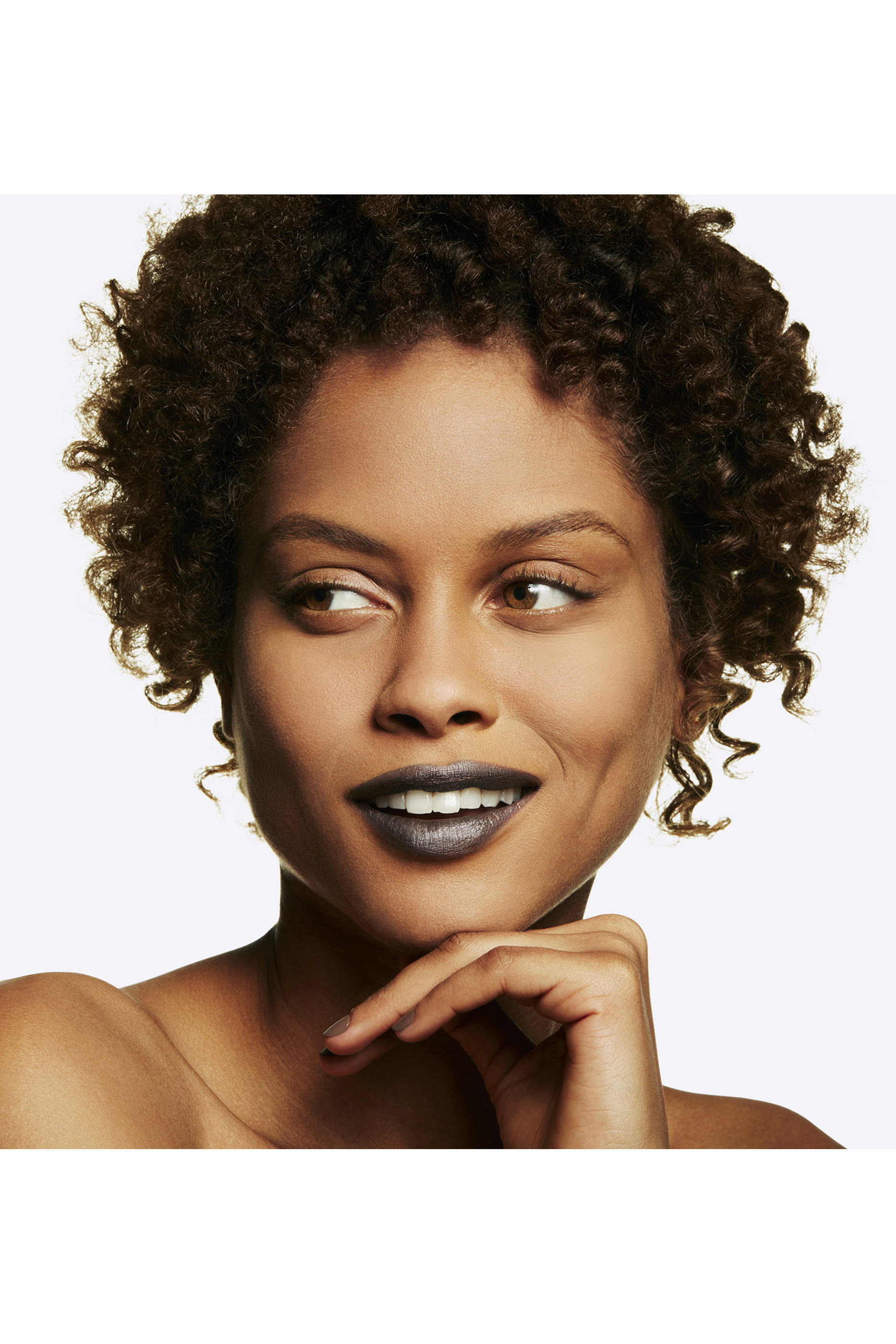 خافي عيوب البشرة برو يدوم طويلاً