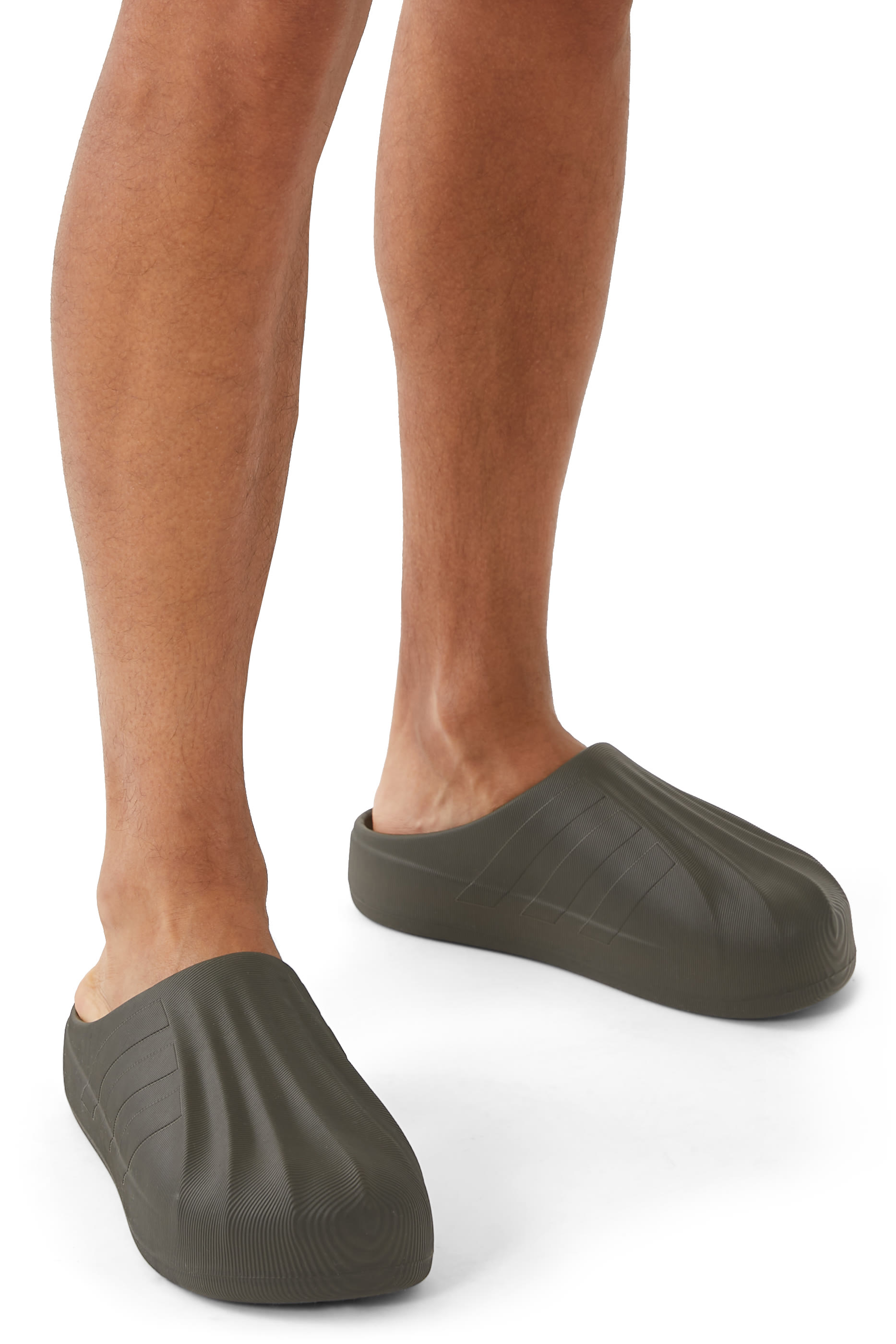 حذاء سوبر ستار مفتوح من الخلف