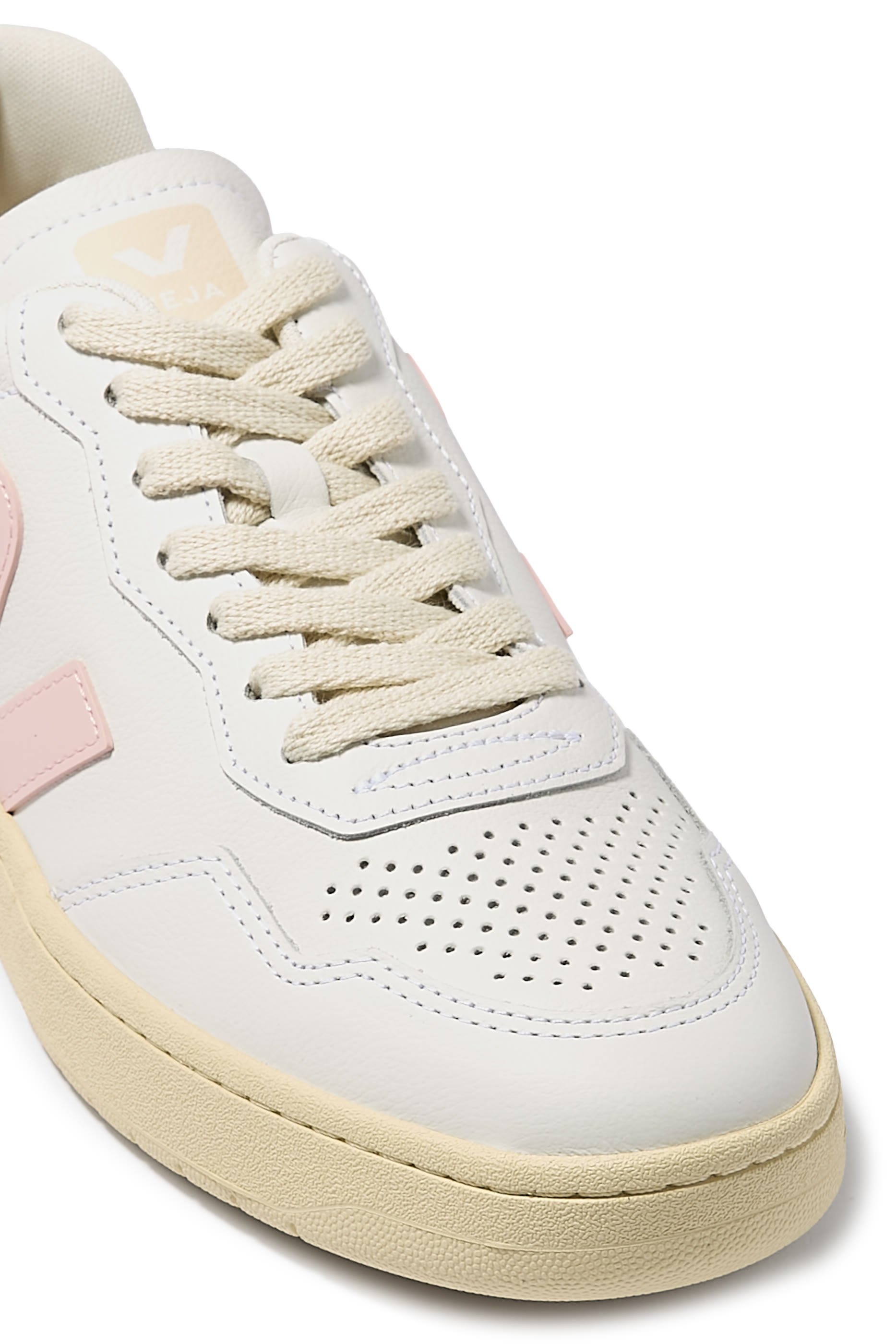 سنيكرز في 90 جلد