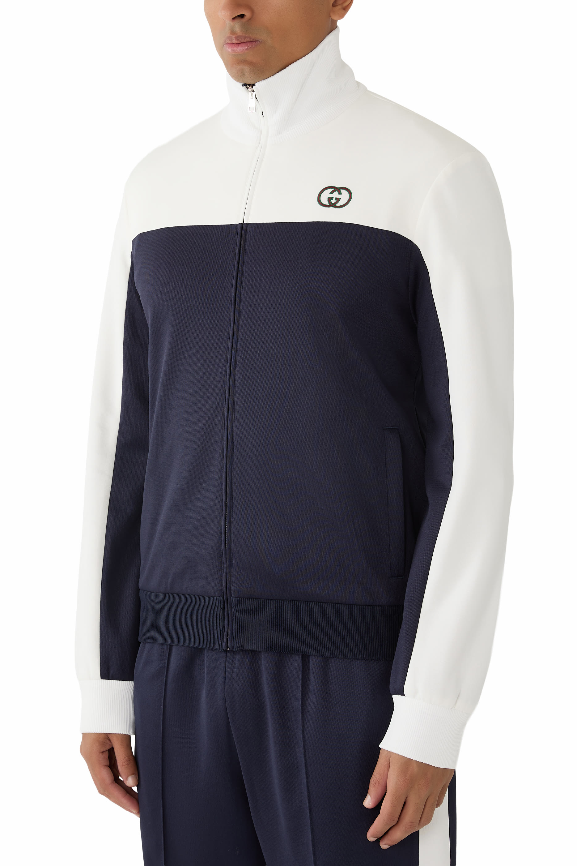 جاكيت بسحاب وشعار الماركة جيرسيه معالج