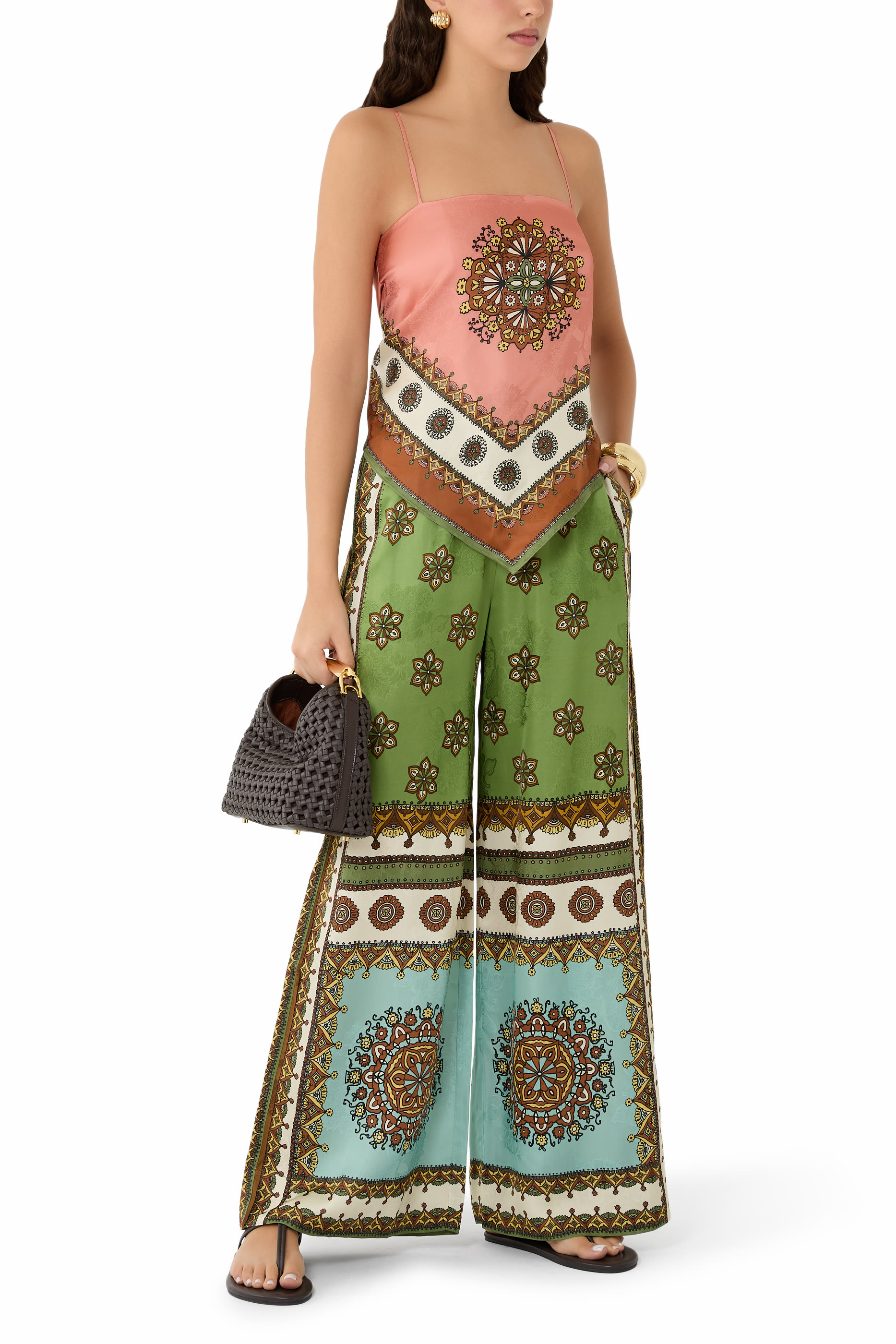 بنطال كونتينا