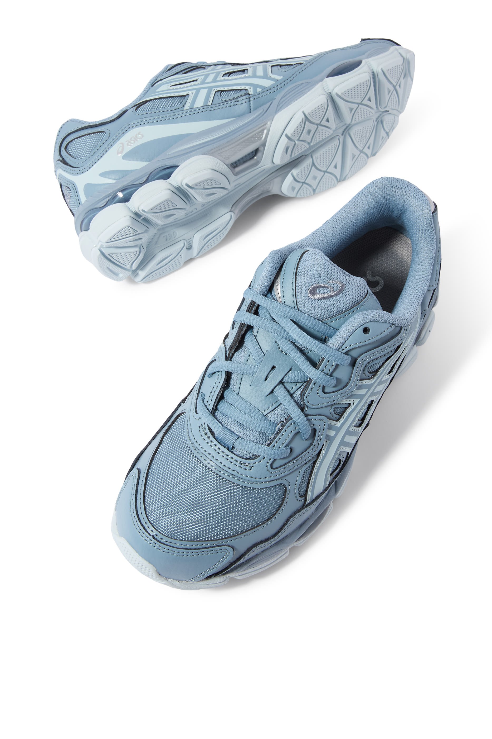 سنيكرز جل-ان واي سي