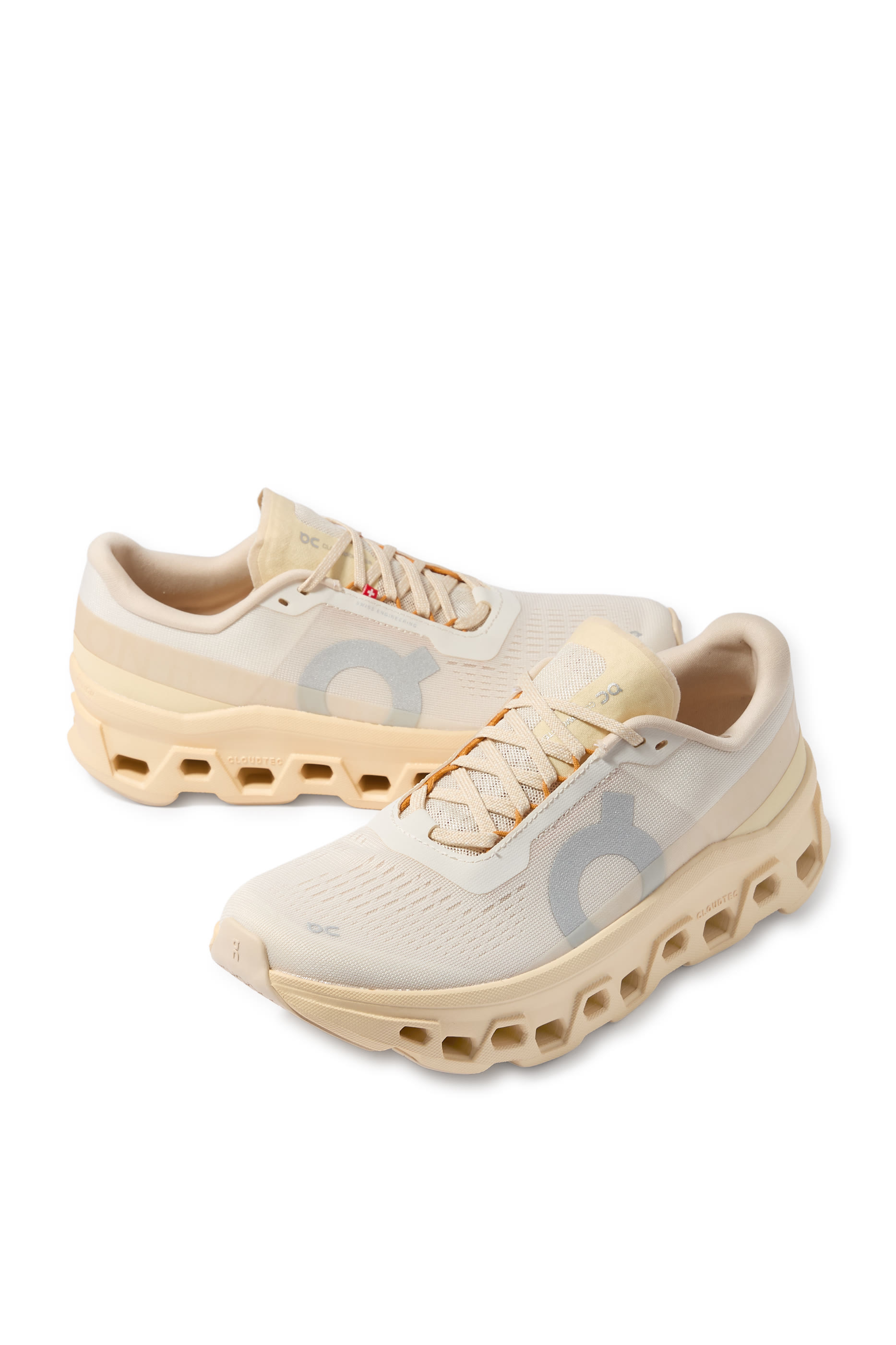 سنيكرز كلاودمونستر