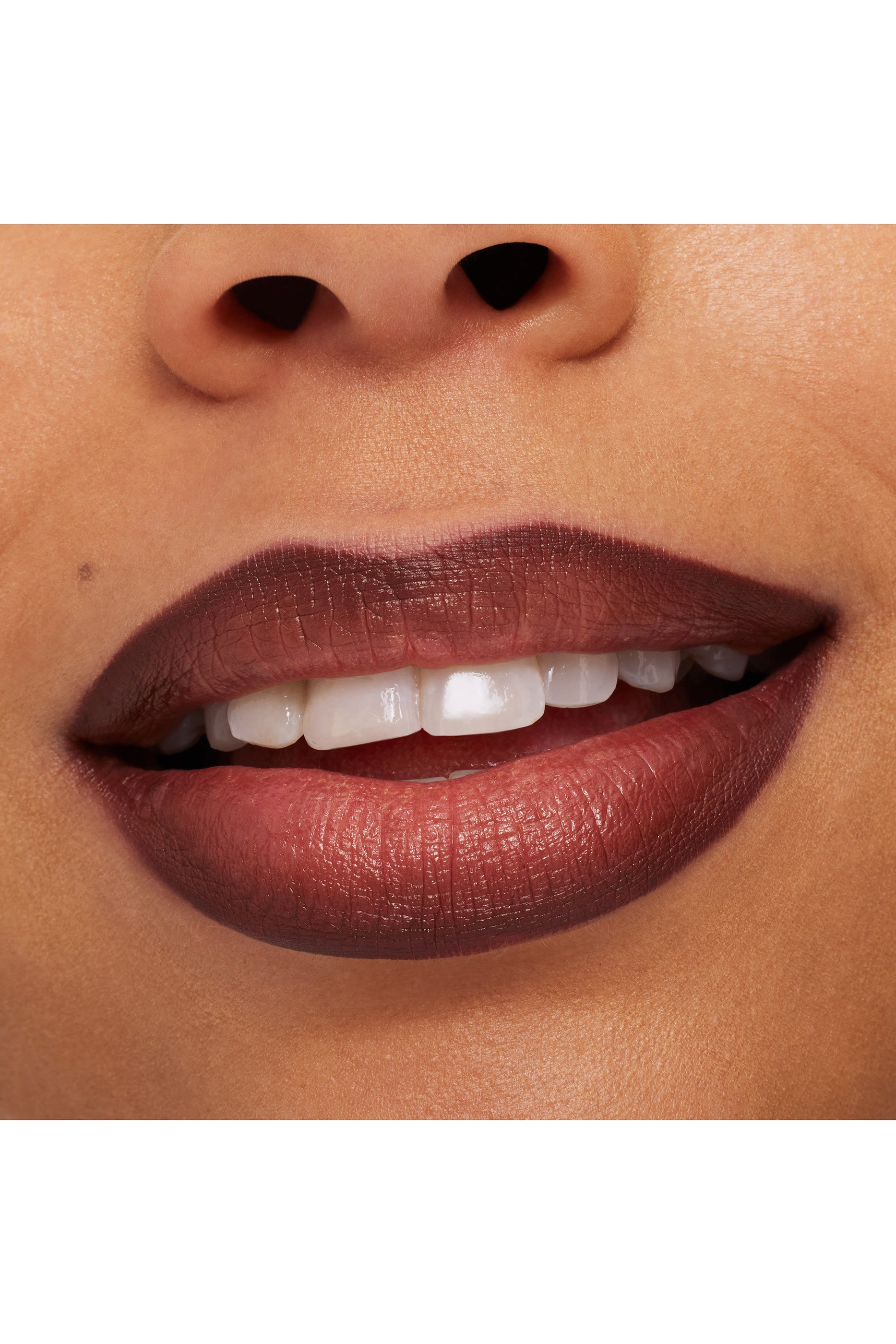 قلم محدد للشفاه من تشكيلة ميتامورفوزيس