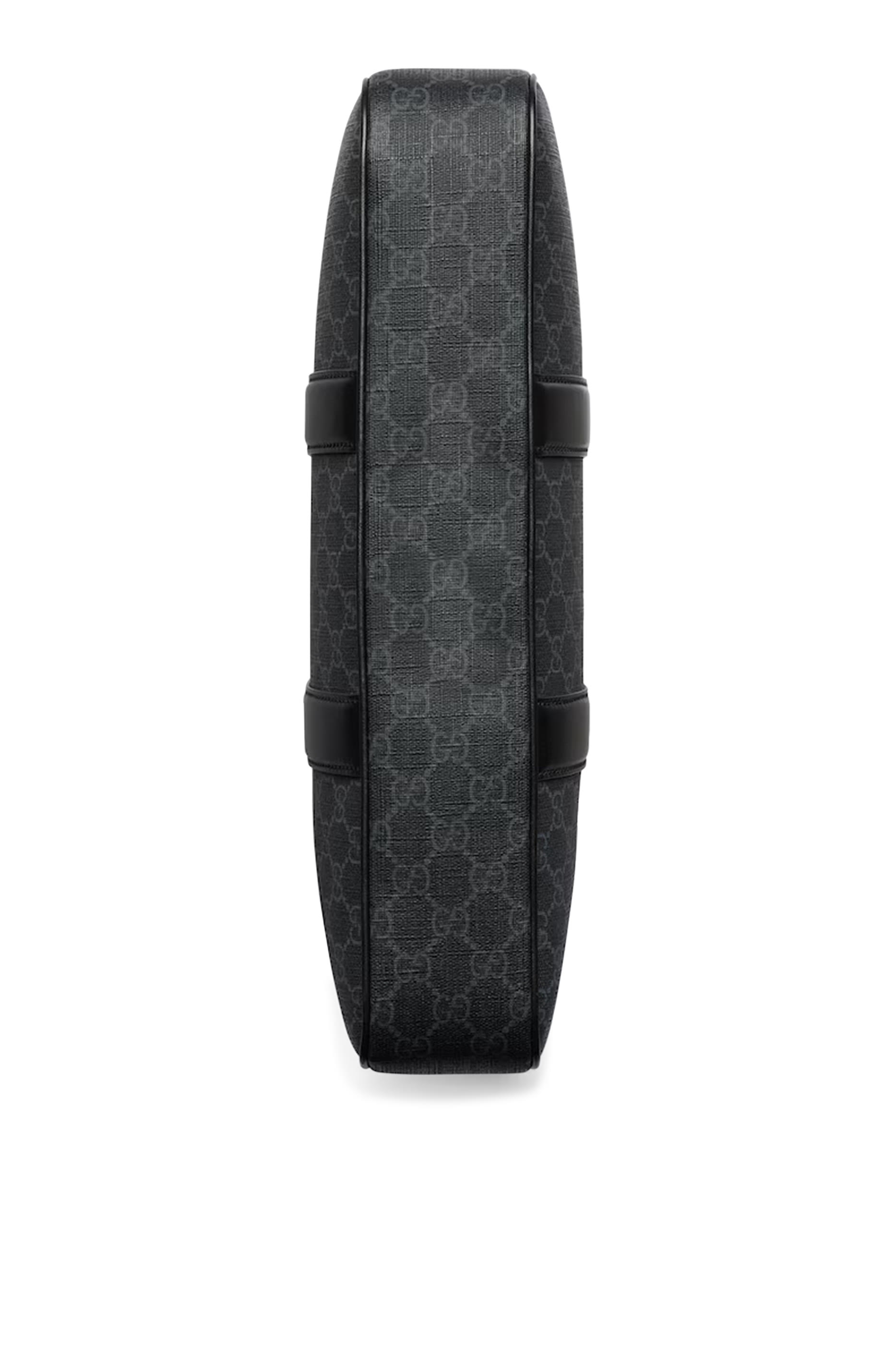 حافظة مستندات صغيرة بحمالة كتف وشعار الماركة