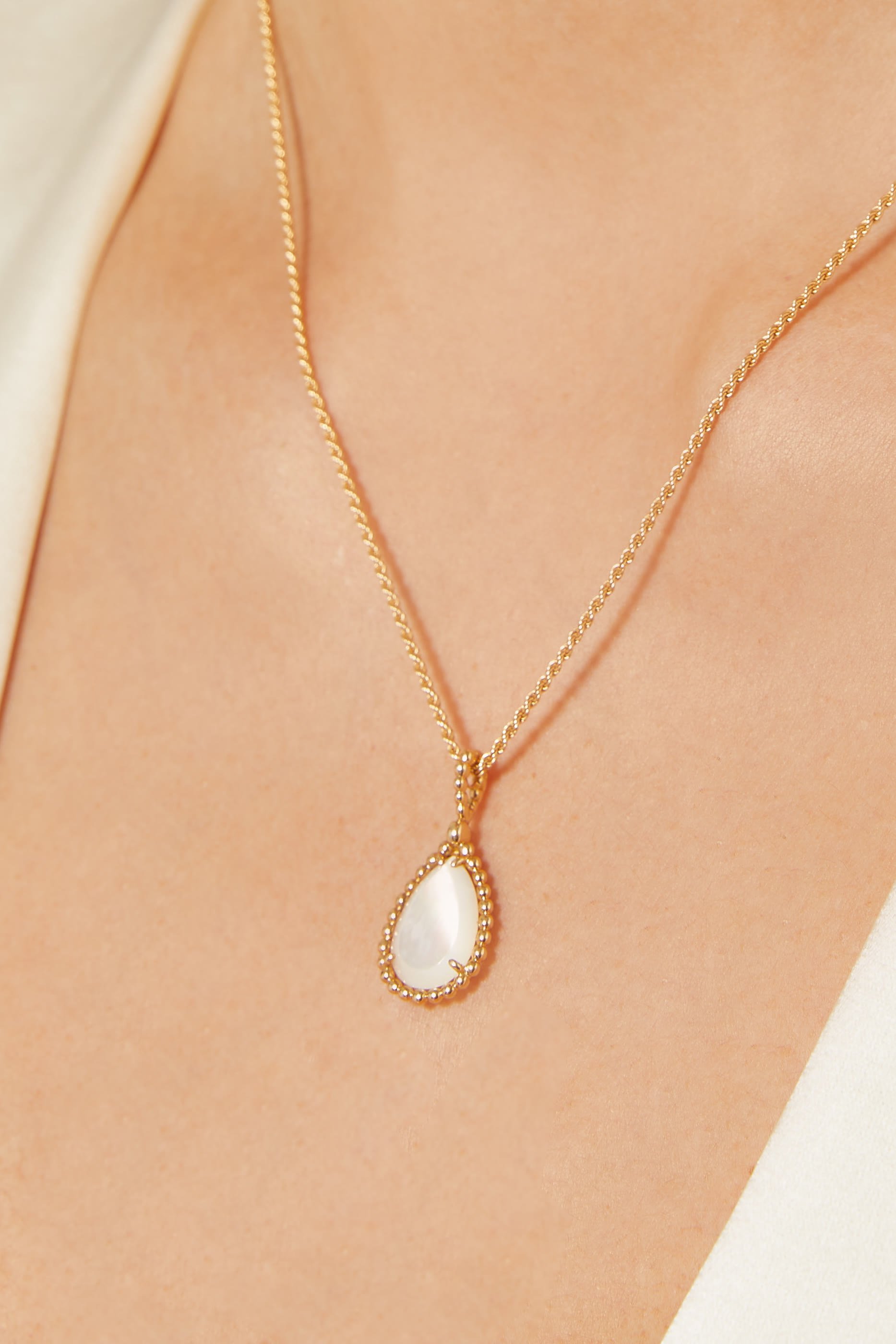 قلادة سيربنت بوهيم