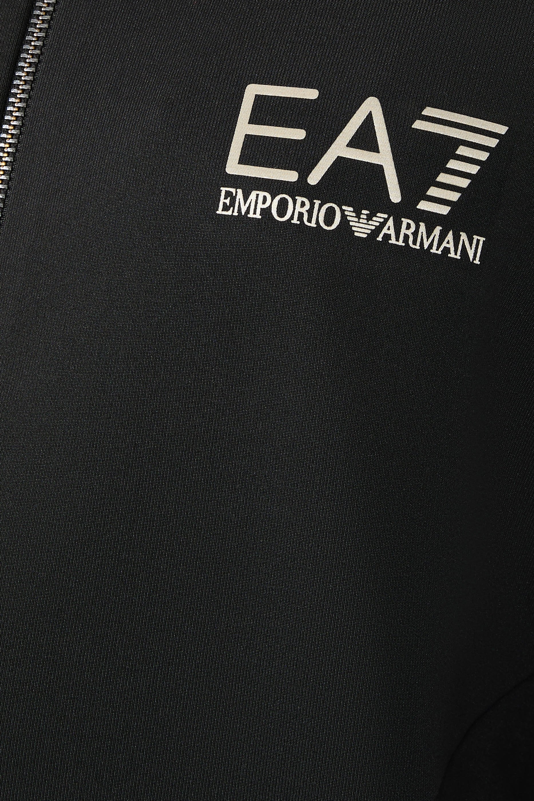 سويت شيرت بشعار الماركة