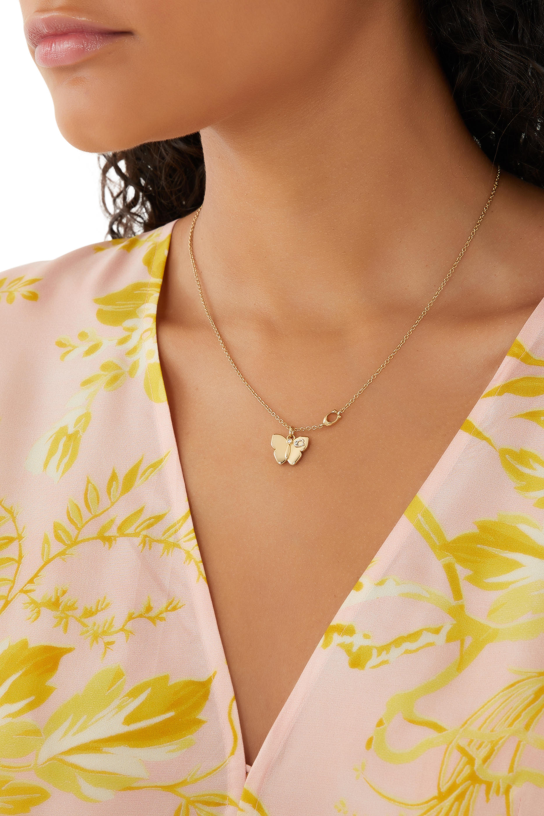 قلادة بدلاية على شكل قلب