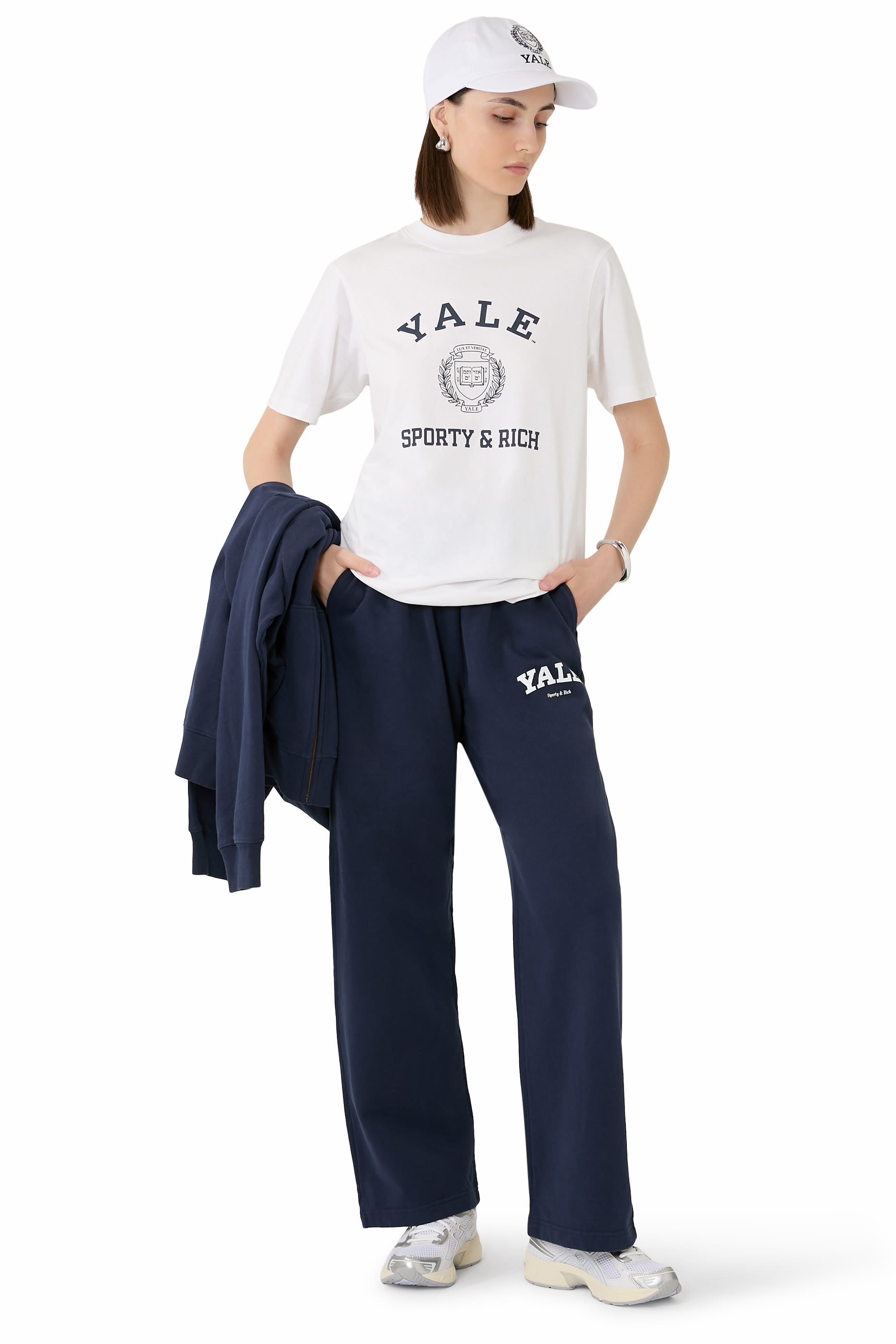 تيشيرت فيريتاس بياقة ضيقة