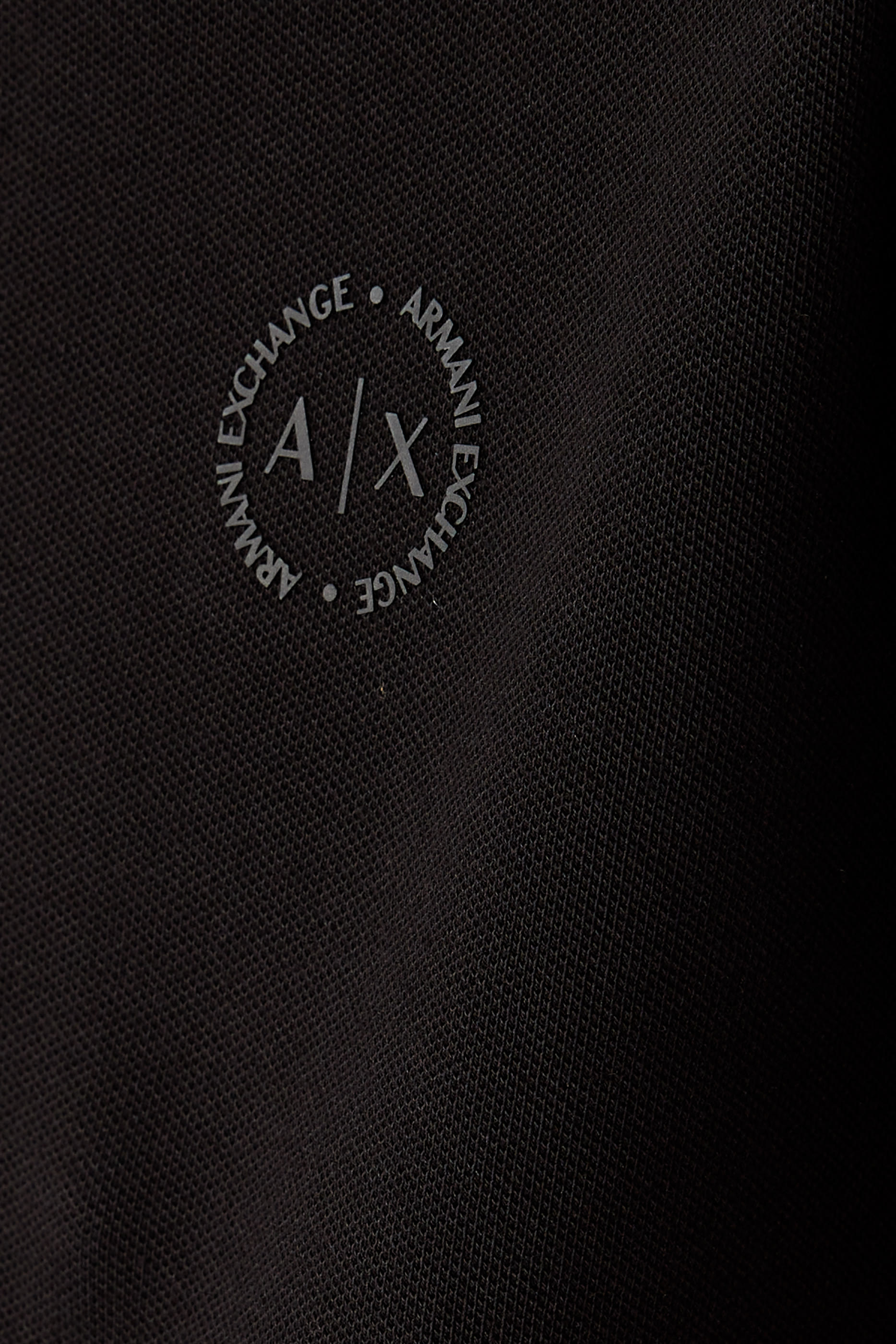 قميص بولو بياقة عريضة