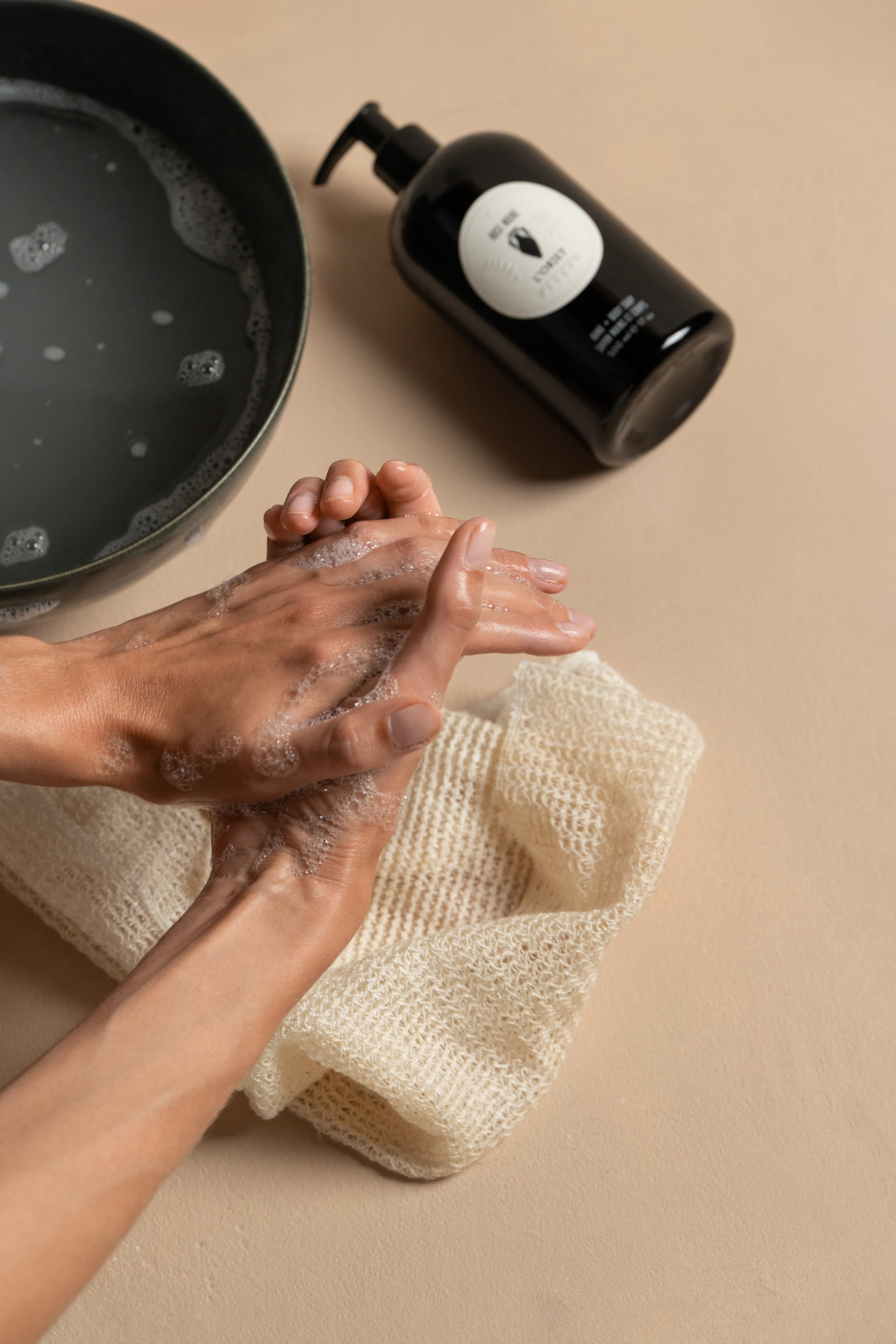 صابون أبوثيكاري روز نوار لليدين والجسم