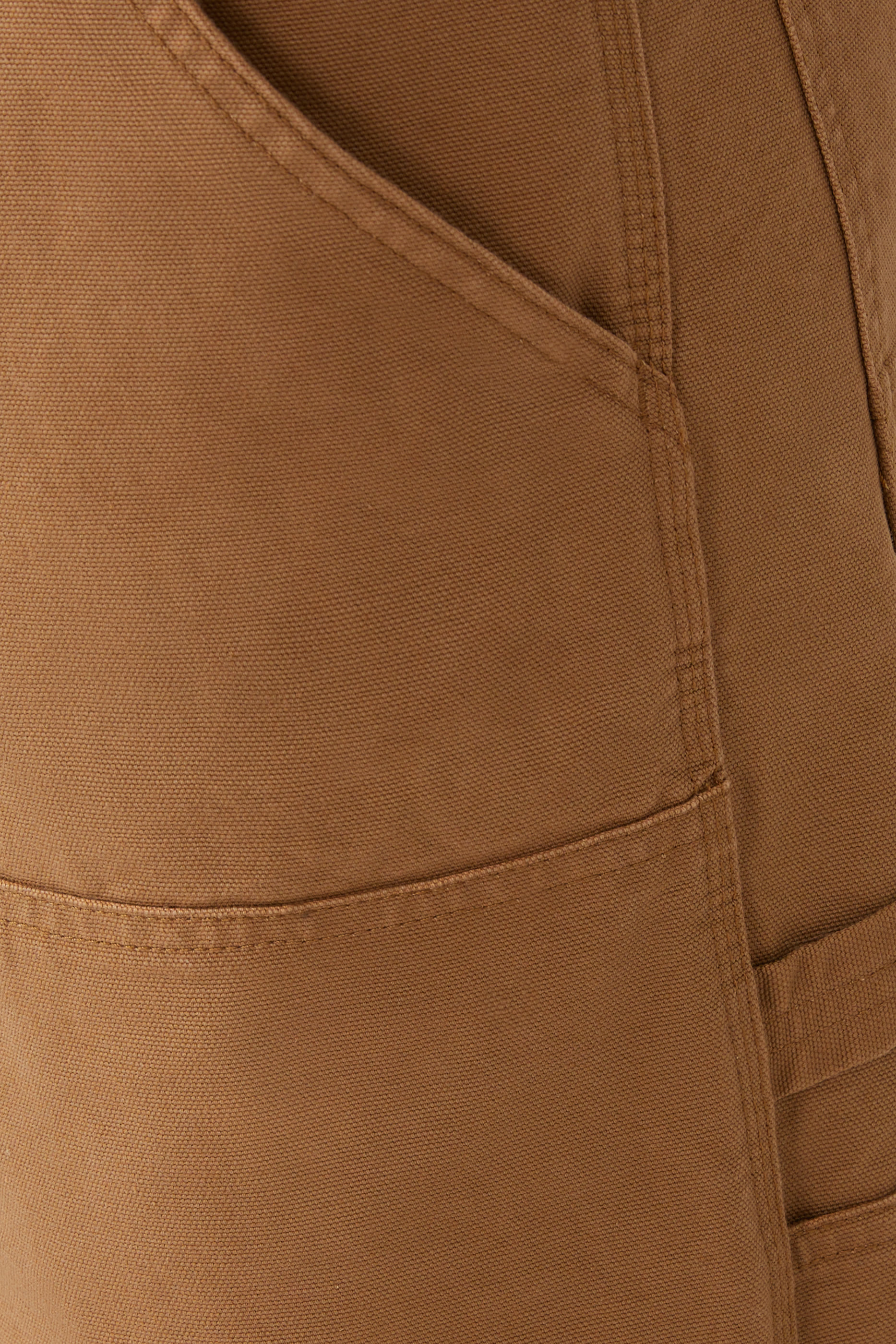 بنطال بطبقة إضافية على الركبتين