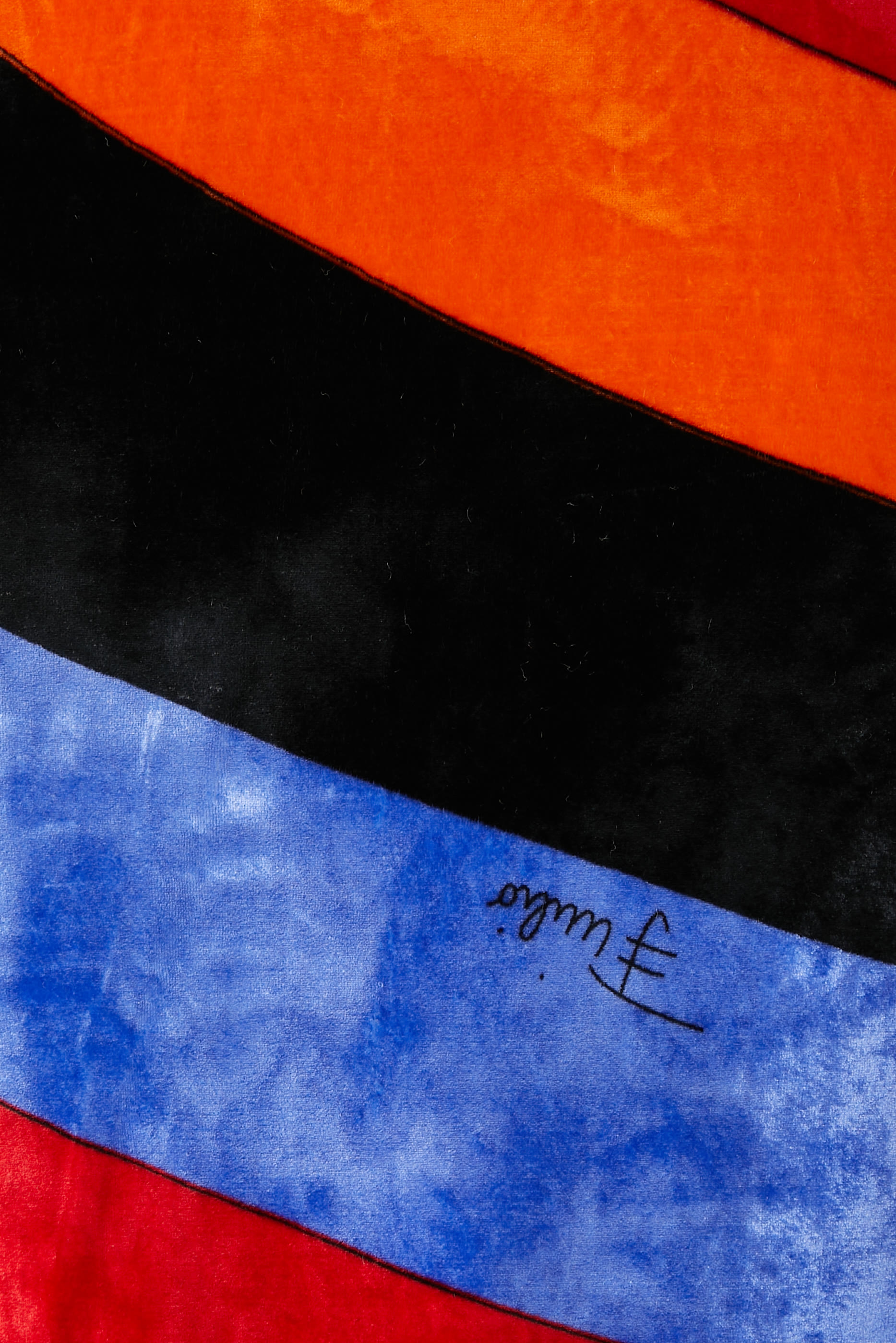 فستان بنقشة ايريد مخمل